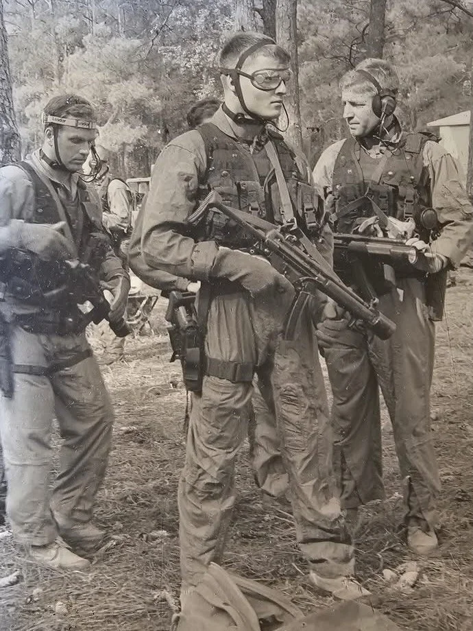 LOE3: Historic Preservation

4th Platoon, 2d Force Reconnaissance Company, 24th MEU 1989-1990

PC: Adam Snip

@marinereconfoundation