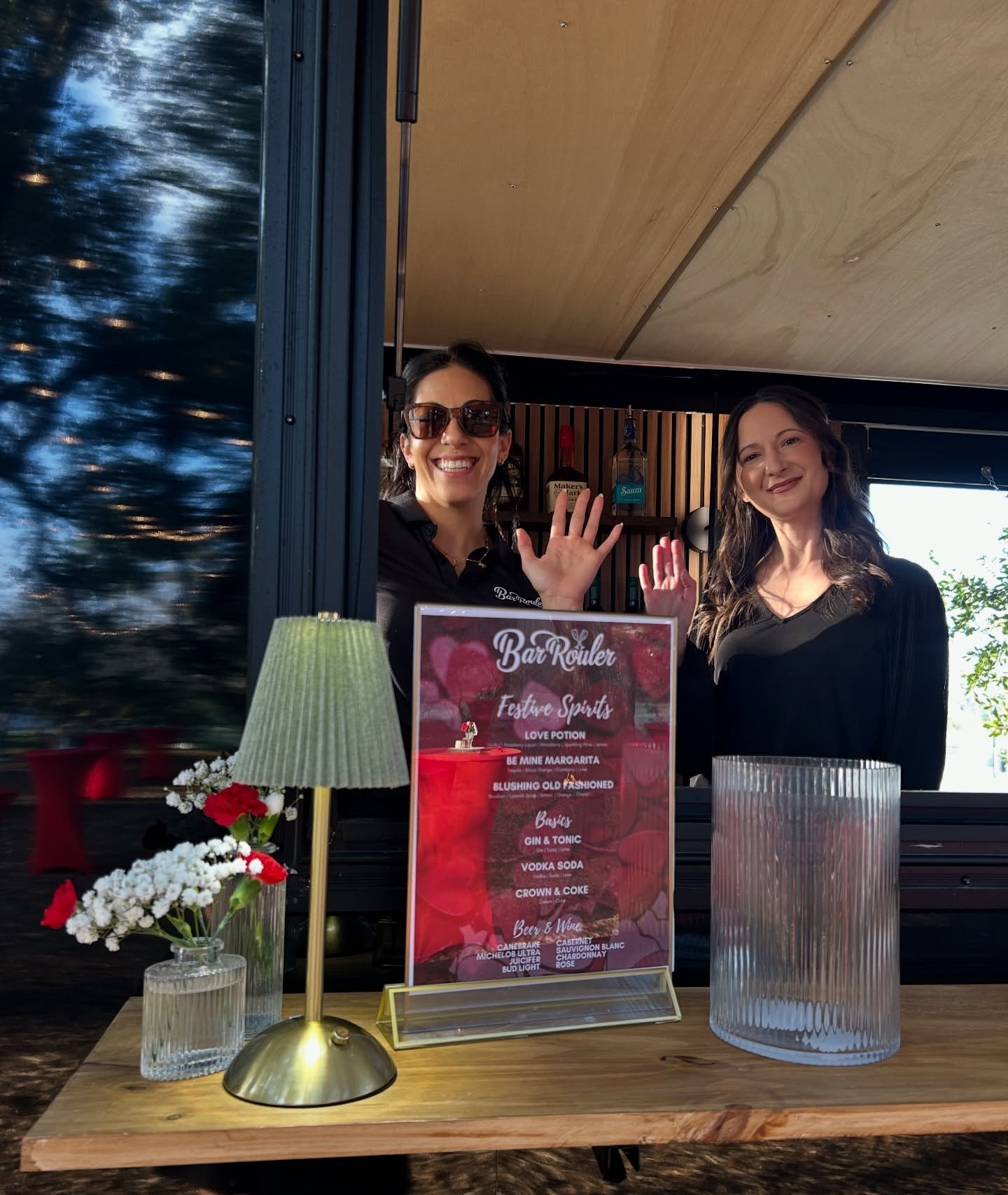 Hey hey! 🍹✨ 

Good times and great drinks, that's our thing. Catch us wherever the party's at.  #mobilebar #lafayettela #weddingbar