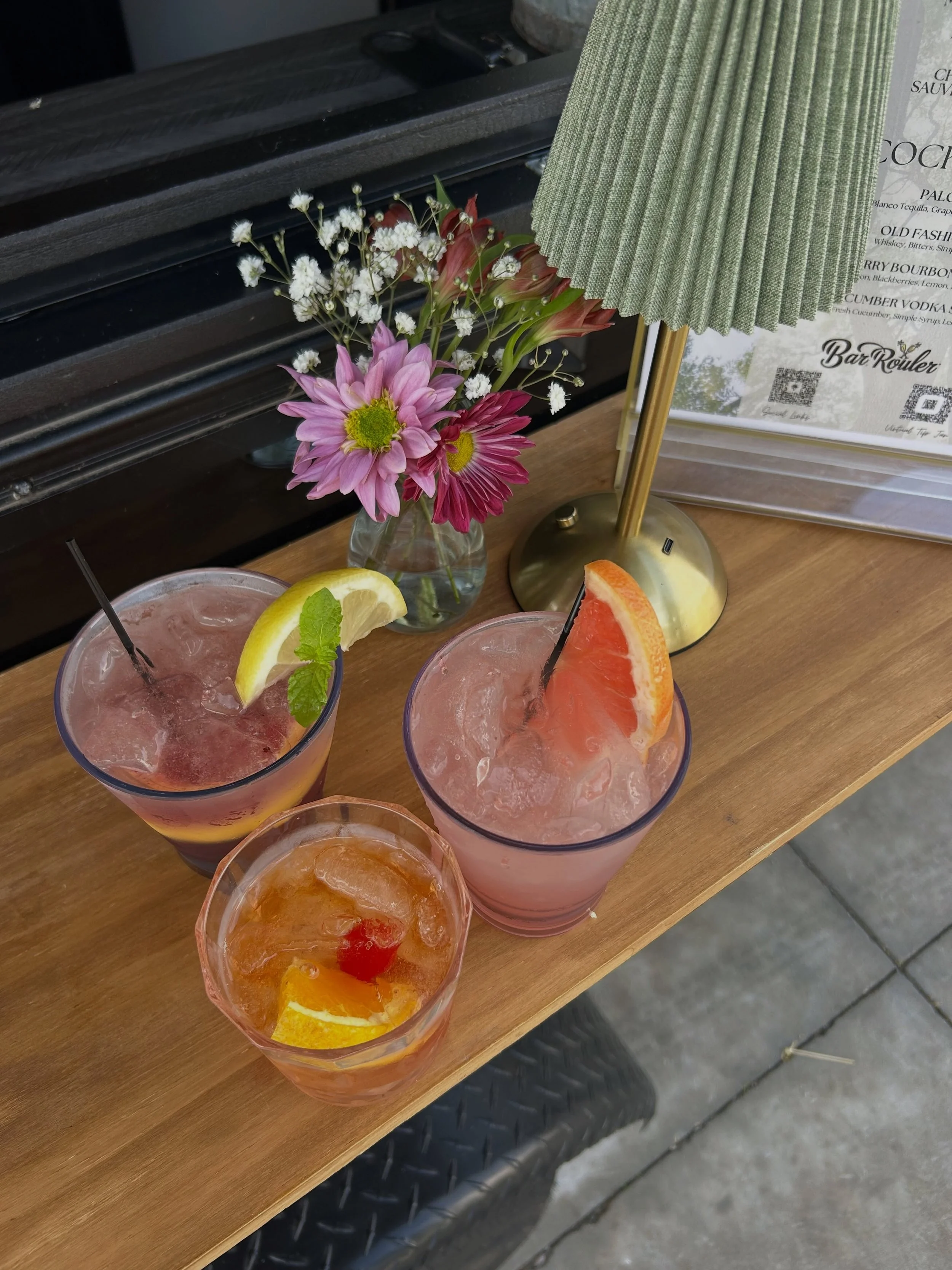 This one was a good time. Swipe through for the cocktails, the crowd, and the venue setup. 

#mobilebar #lafayettela #cocktails #acadiana #lafayetteweddings