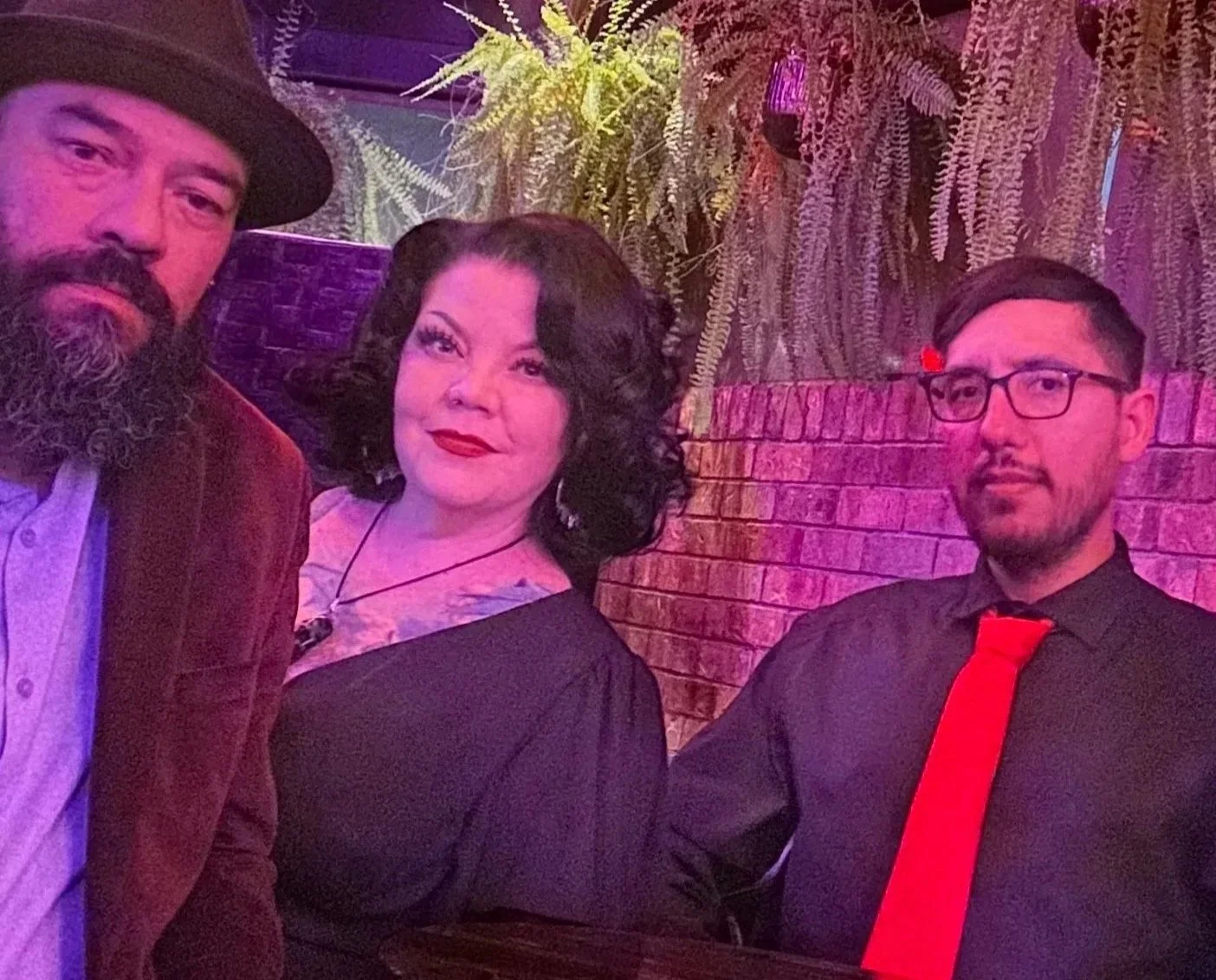 MOTHER'S DAY RETRO BRUNCH - LIVE MUSIC BY Frankie Lee and the Infernos