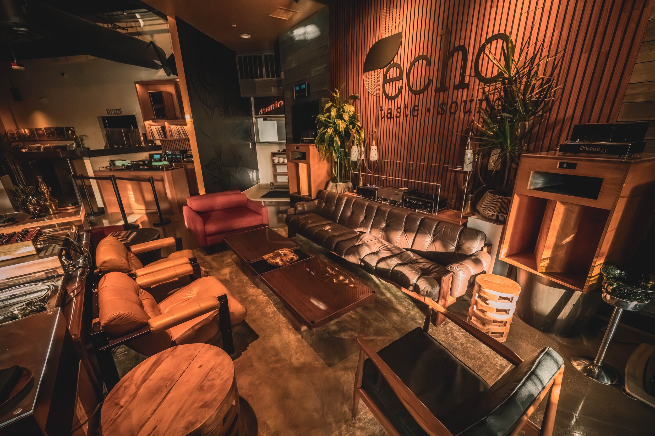 Best Weekend Cocktail Lounges Near Jean NV