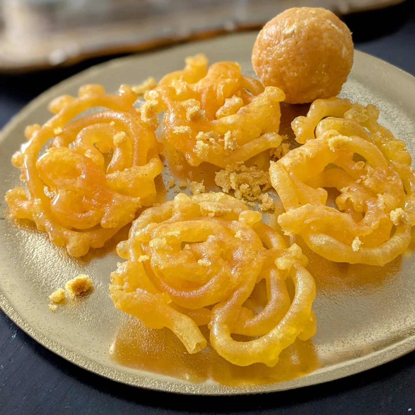 ✨ Sweet Spirals: Jalebi &amp; Zalabiya ✨

Two cultures, one love for syrupy sweetness! Indian #Jalebi and Iraqi Jewish #Zalabiya are delicious proof of how food connects us. In fact, these spiral shaped fritters are found all over the Levant, Persia 