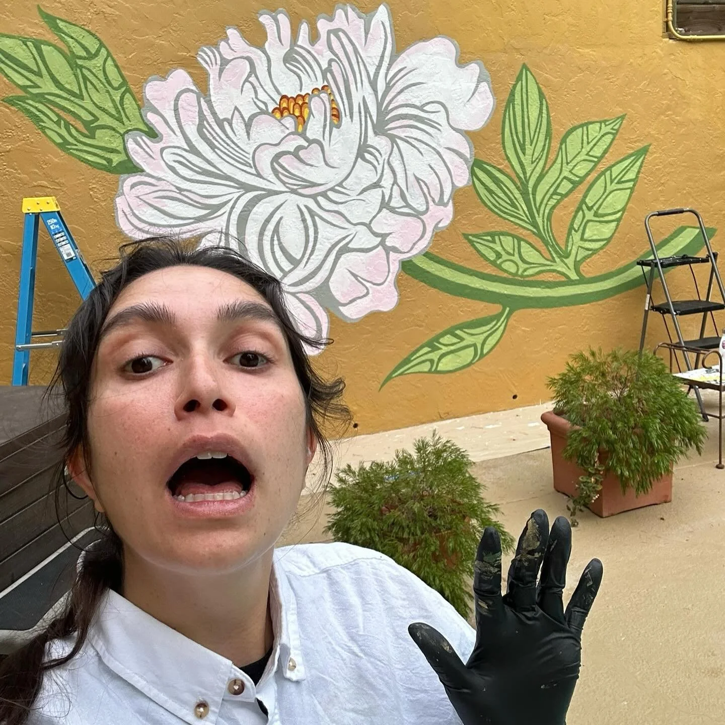 Flower mural, done! I got the opportunity to paint a lovely peony on an even lovelier family&rsquo;s backyard wall last month. As this being my first mural, I learned a lot, such as trying out a doodle grid for the first time. Hoping to make a video 