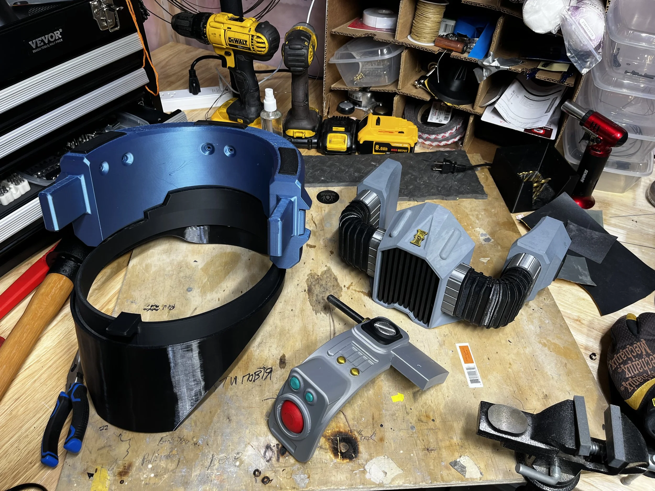 Modular grim dark 40k themed mask assembly with eyepiece and mask removed