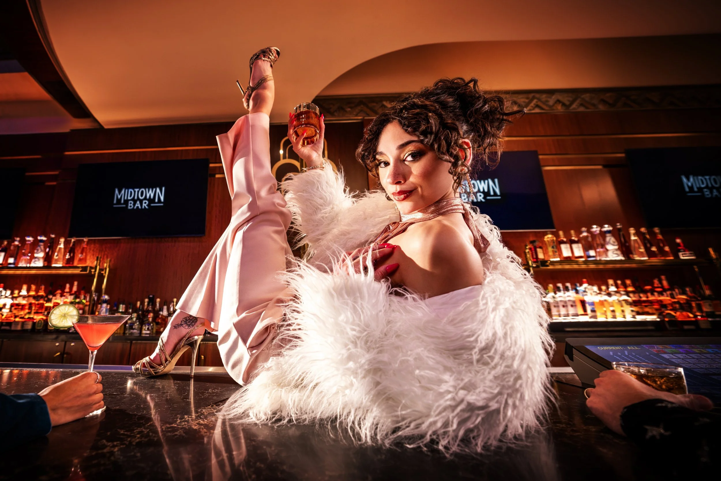 24-NYNY-11216-001 MIDTOWN BAR506121.jpeg