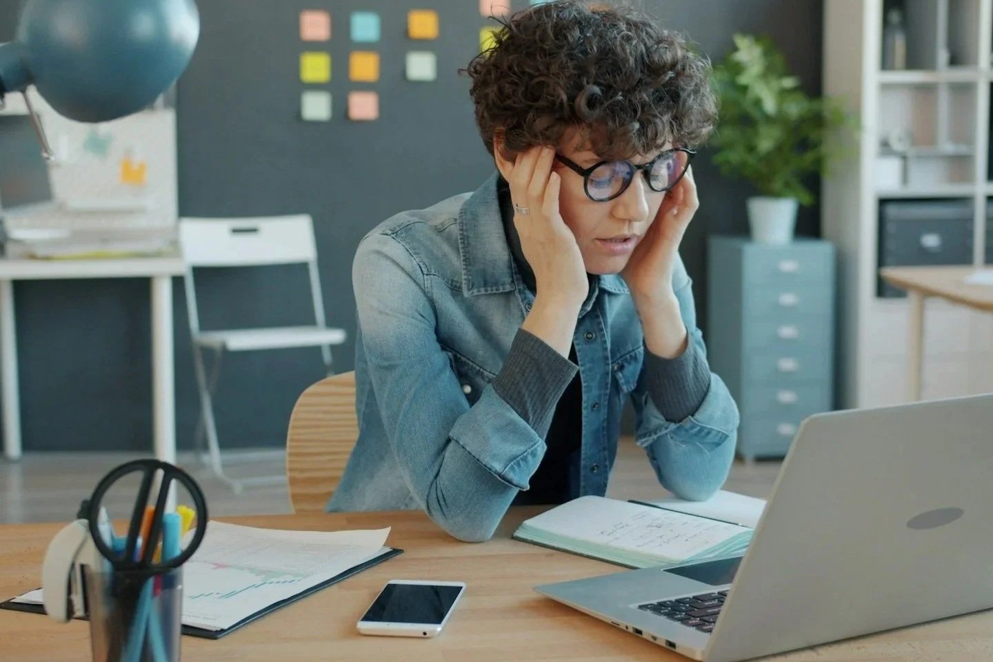 The Pressure to End the Year Strong and Why It Backfires When You’re Already Overwhelmed