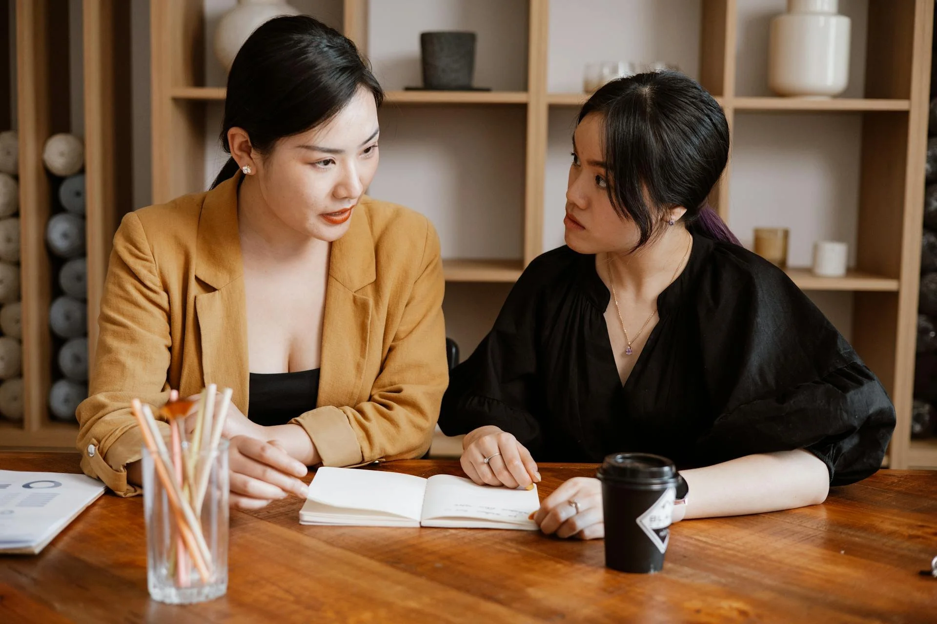 8 Small Human Behaviours That Often Mean More Than People Realize
