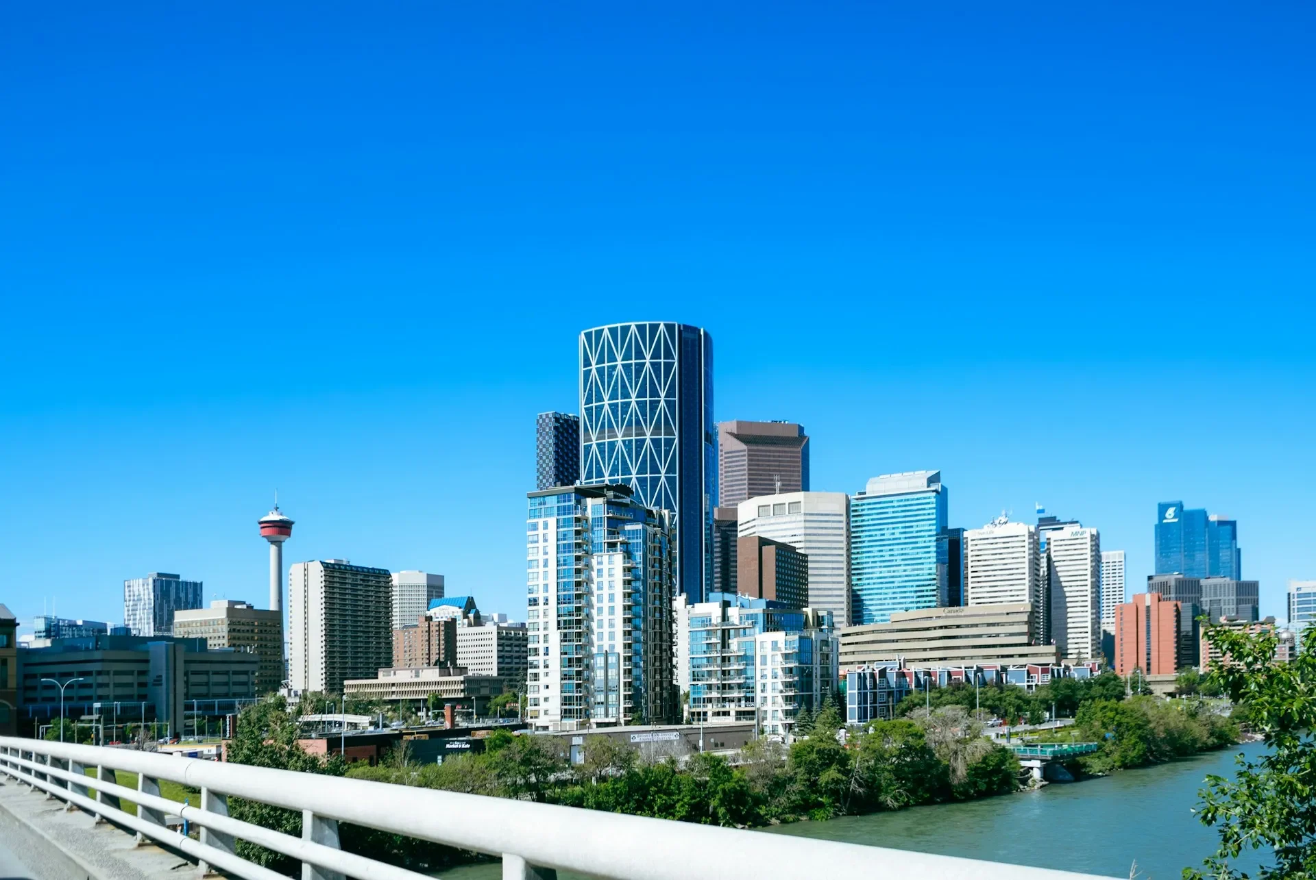 View of Calgary downtown, one of the Alberta cities we provide online therapy to.