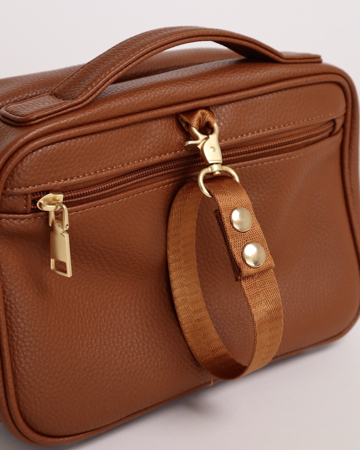 Shop Page 7 Toiletry Bag back IMG_4255.jpg