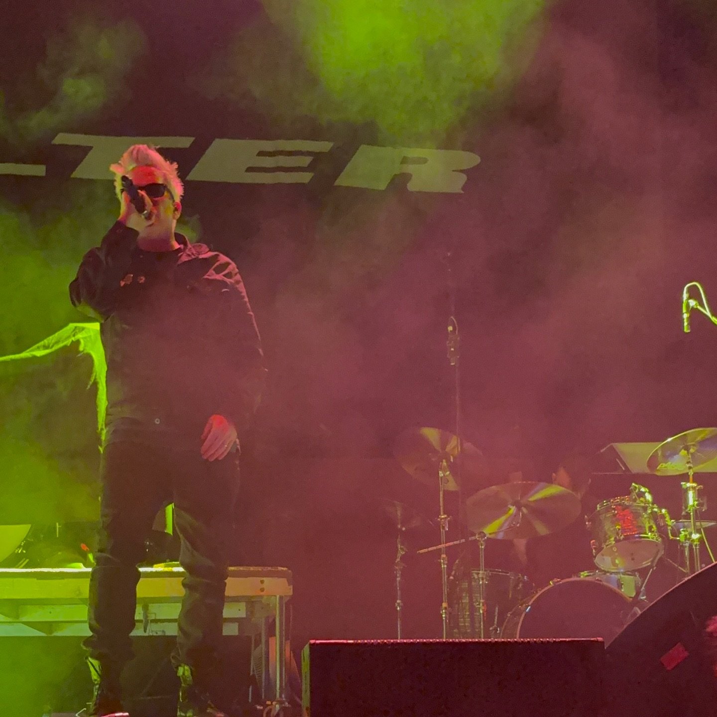 Still buzzing from last night in Winnipeg! @bethtinab and I finally got to see Filter, Rival Sons and Bush tear it up live!
Filter has been one of my favorite bands for years and finally seeing them live after nearly a decade of waiting was surreal.