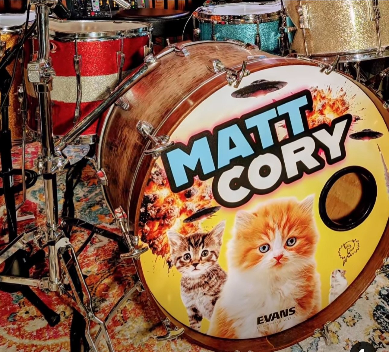 This might just be the best bass drum head I’ve ever ever seen! ๐คฃ Cats and music make the world go round, don’t you know? ๐๐
And yes it’s real! Cant wait for @craigsbeats to break this in this summer! ๐
#bassdrum #cats