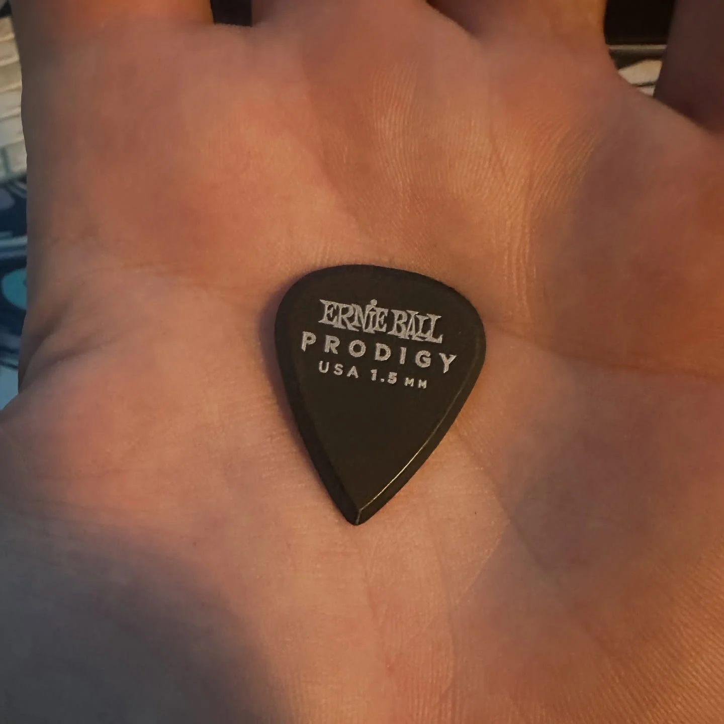I’d been using the same guitar picks for years and they had never let me down.
About a month ago, one of my students handed me an Ernie Ball Prodigy pick to try out… and wow, these things rip! β‘οΈ
My speed and accuracy have noticeably i