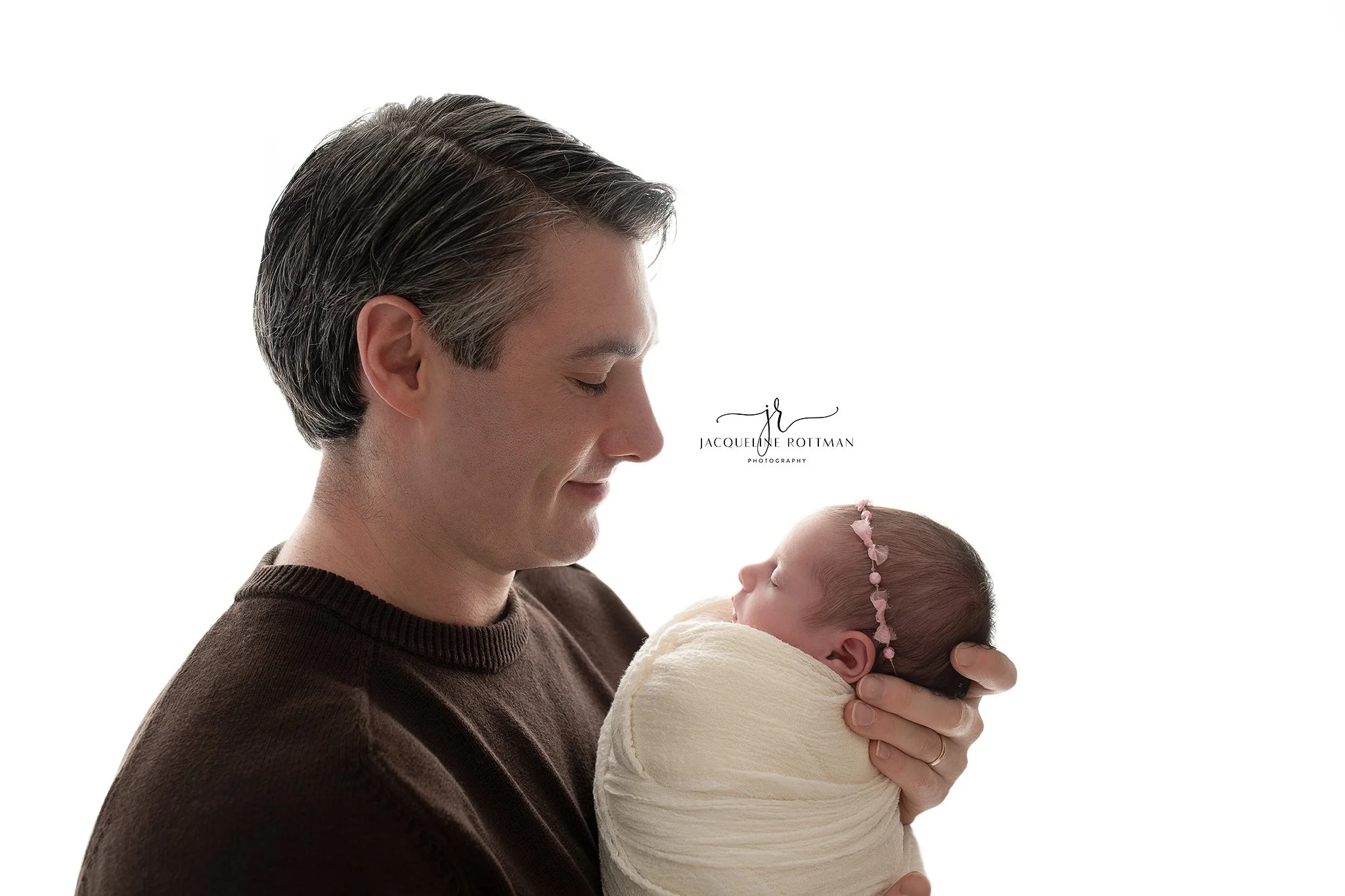 Kansas City Newborn Photographer | dad with newborn photo