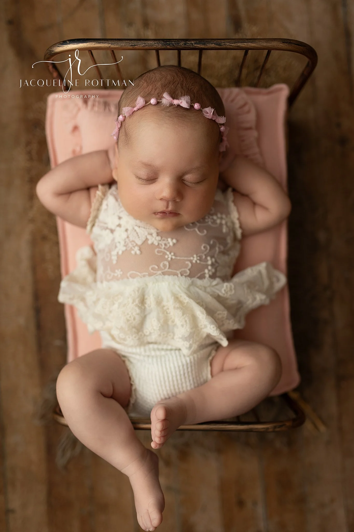 newborn- photographer-in-lee's-summit