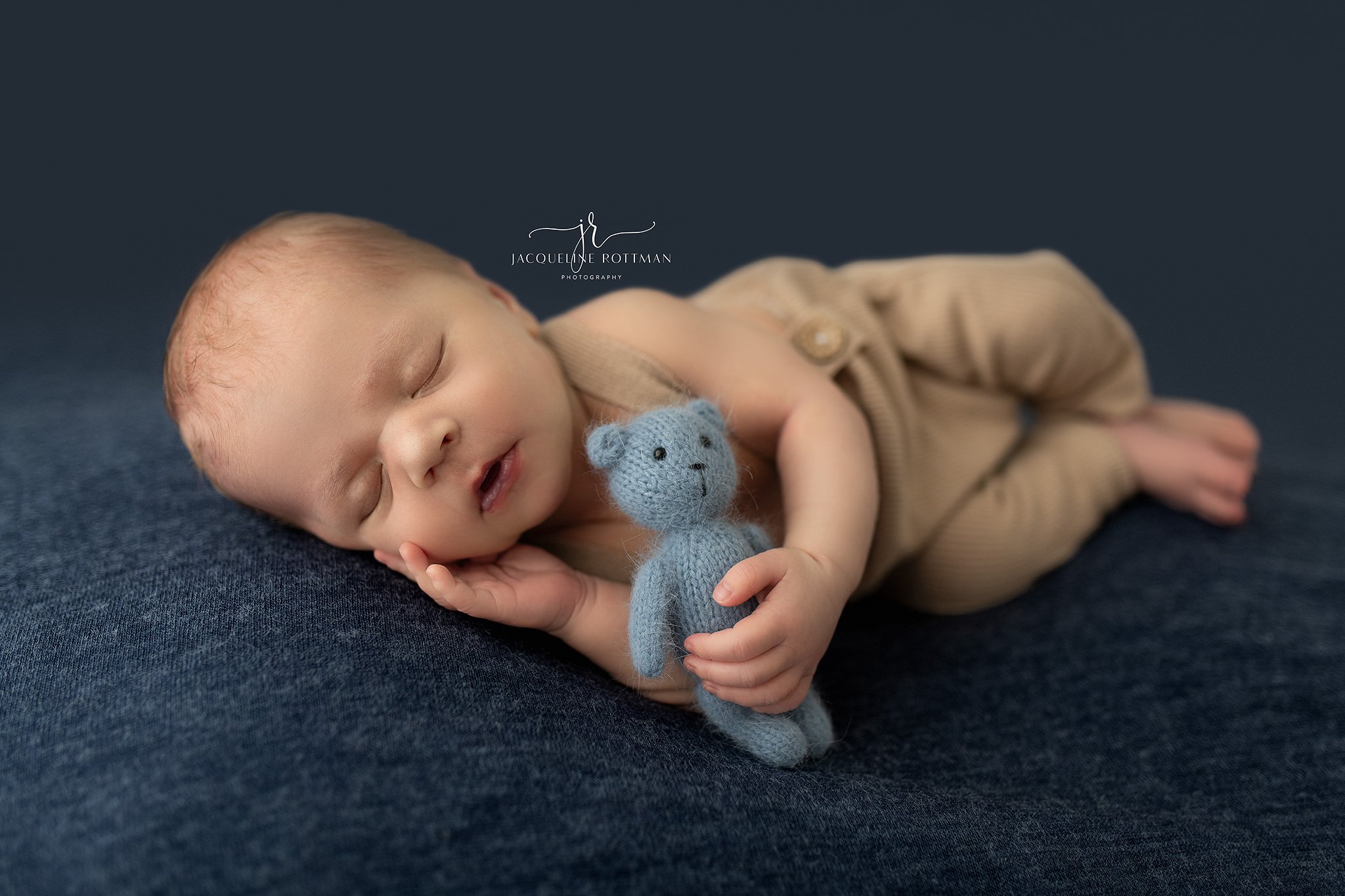 knob-noster-overland-park-lees-summit-mo-high-end-newborn-maternity-photographer.jpg