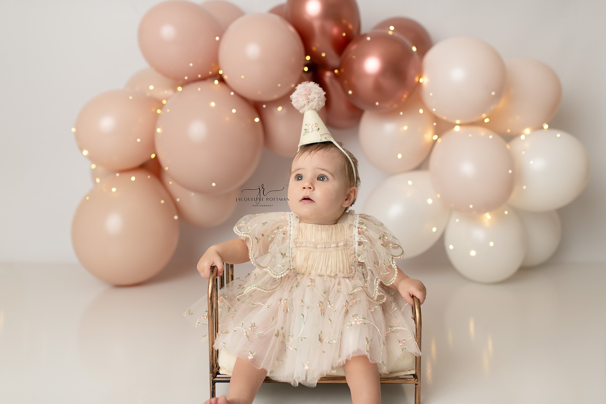 Cake smash photographer in Warrensburg MO first birthday session
