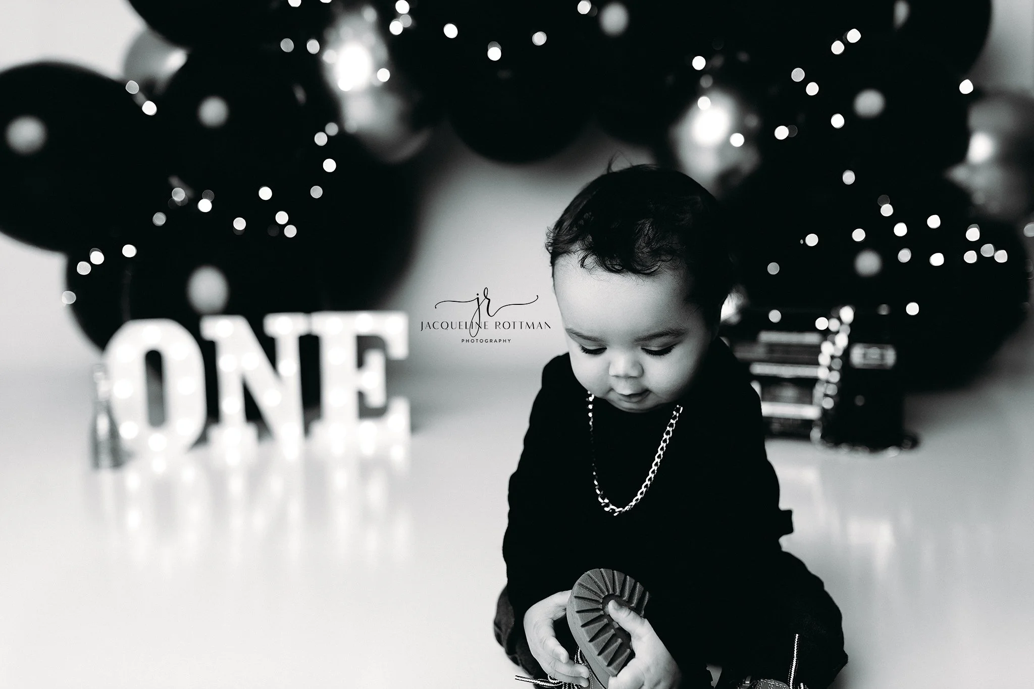 cake-smash-photographer-in-overland-park-KS-Jacqueline-rottman-photography.jpg