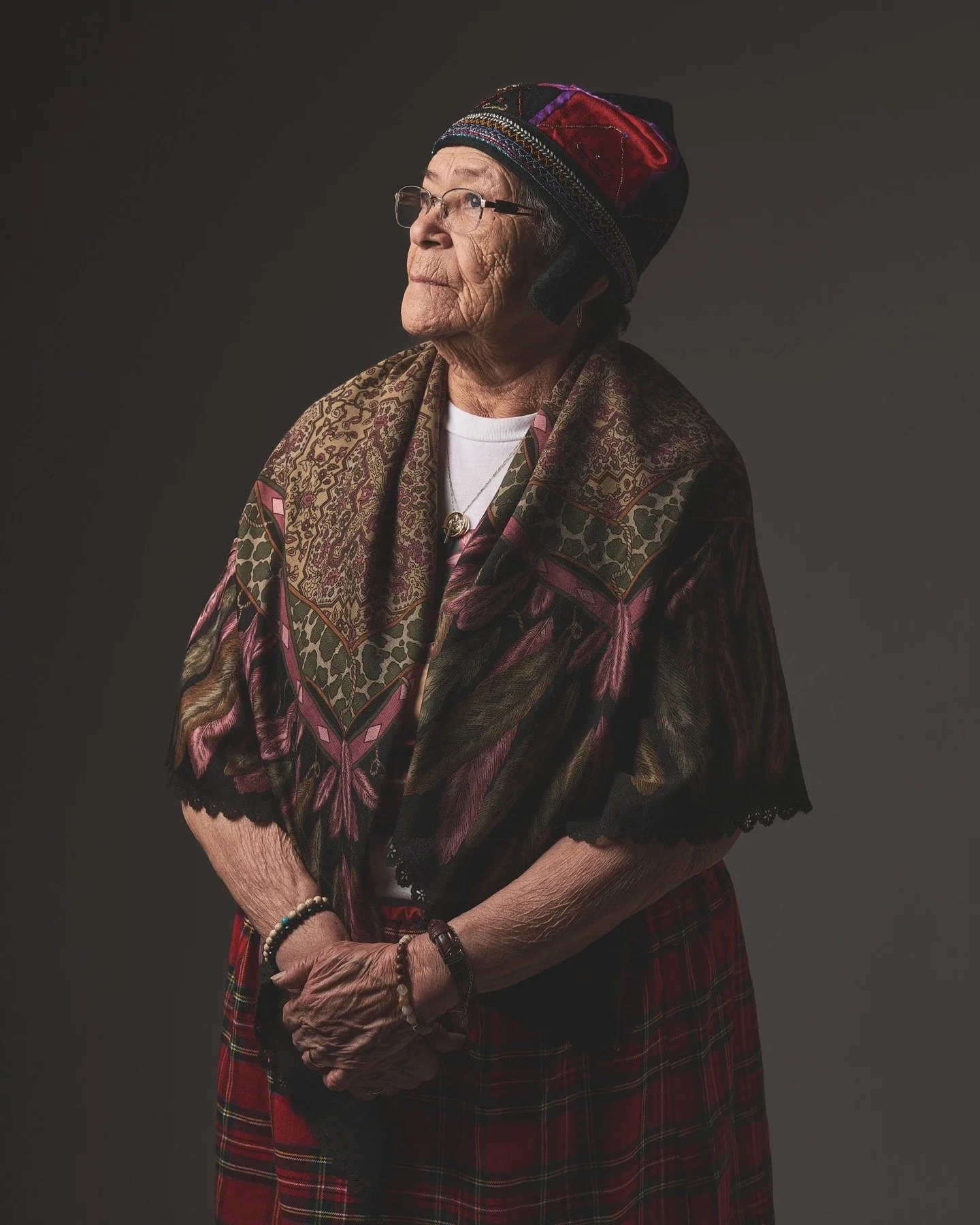 Je reprends un projet personnel que j&rsquo;avais mis sur pause, un projet qui me tient &agrave; c&oelig;ur.
J&rsquo;ai eu la chance de rencontrer des a&icirc;n&eacute;s d&eacute;sireux de transmettre leur message &agrave; travers des entrevues, afin