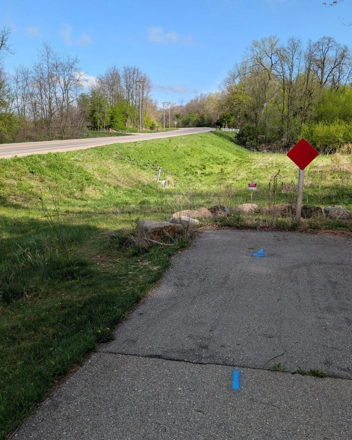 Want to learn more about and share your thoughts on a proposed bike and pedestrian underpass along County Highway MM near Loniello Court?

Consider attending a project Public Involvement Meeting this Thursday, August 27, at Fire Station 3.

The propo
