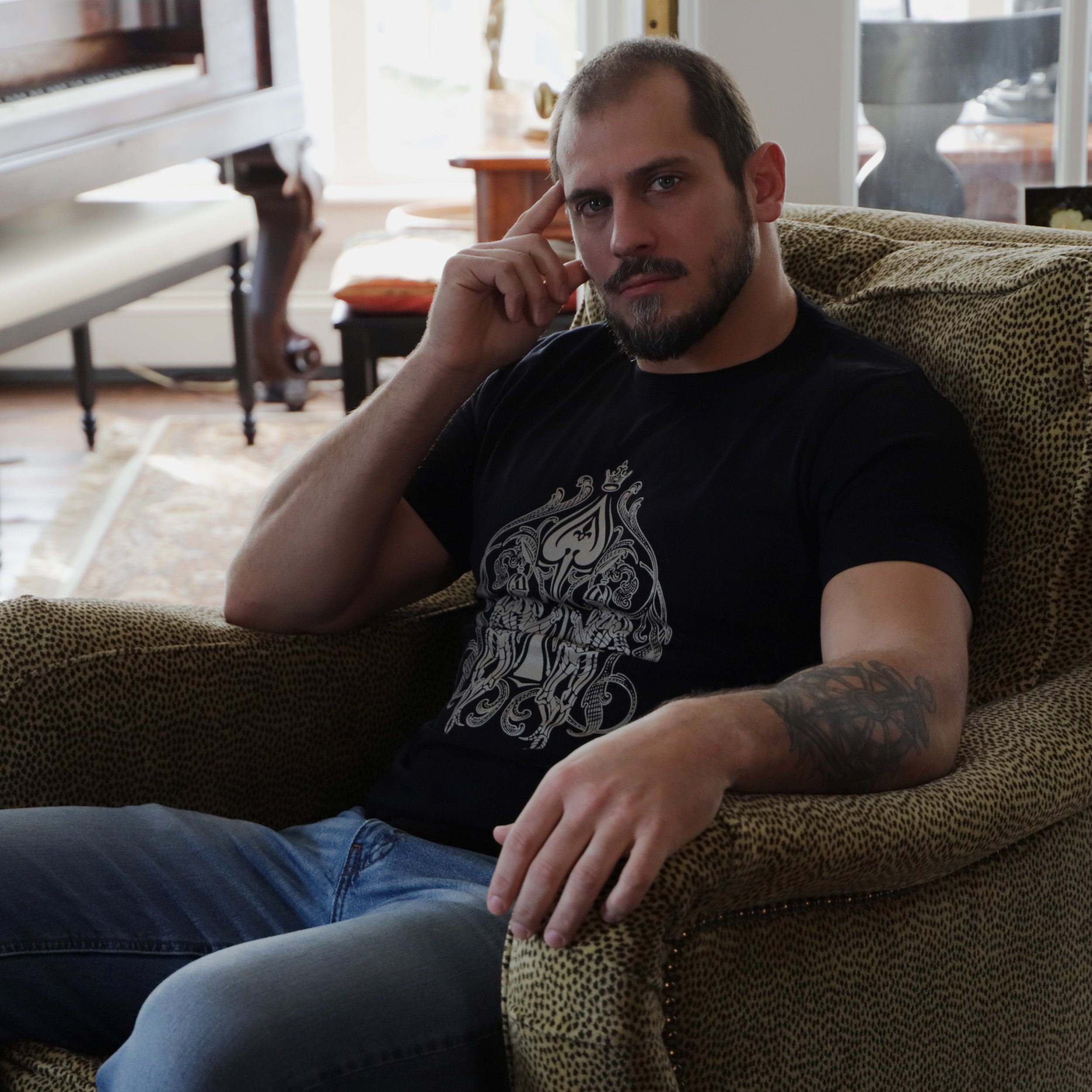 Two Knights' Stay (unisex)