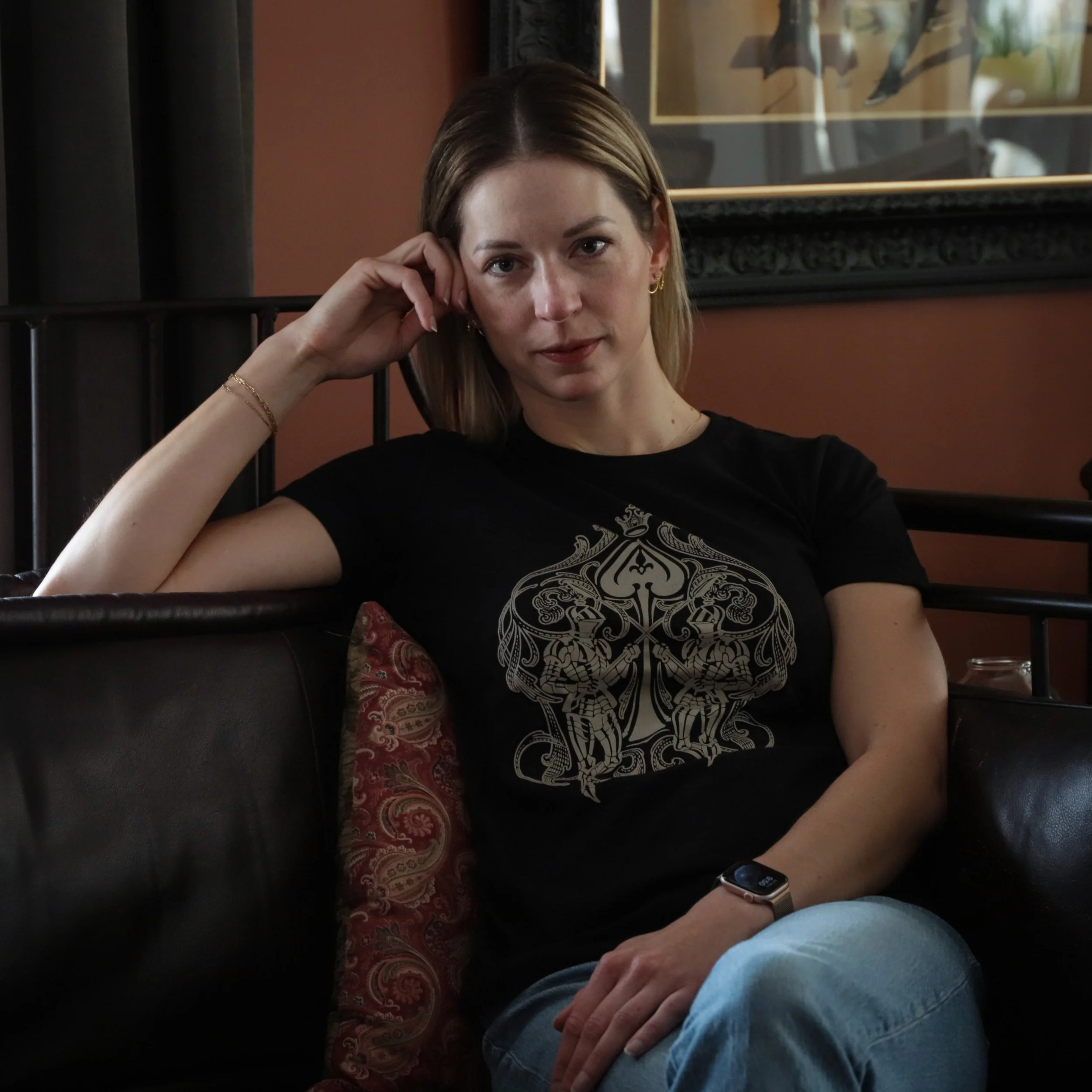 Two Knights' Stay (women's)