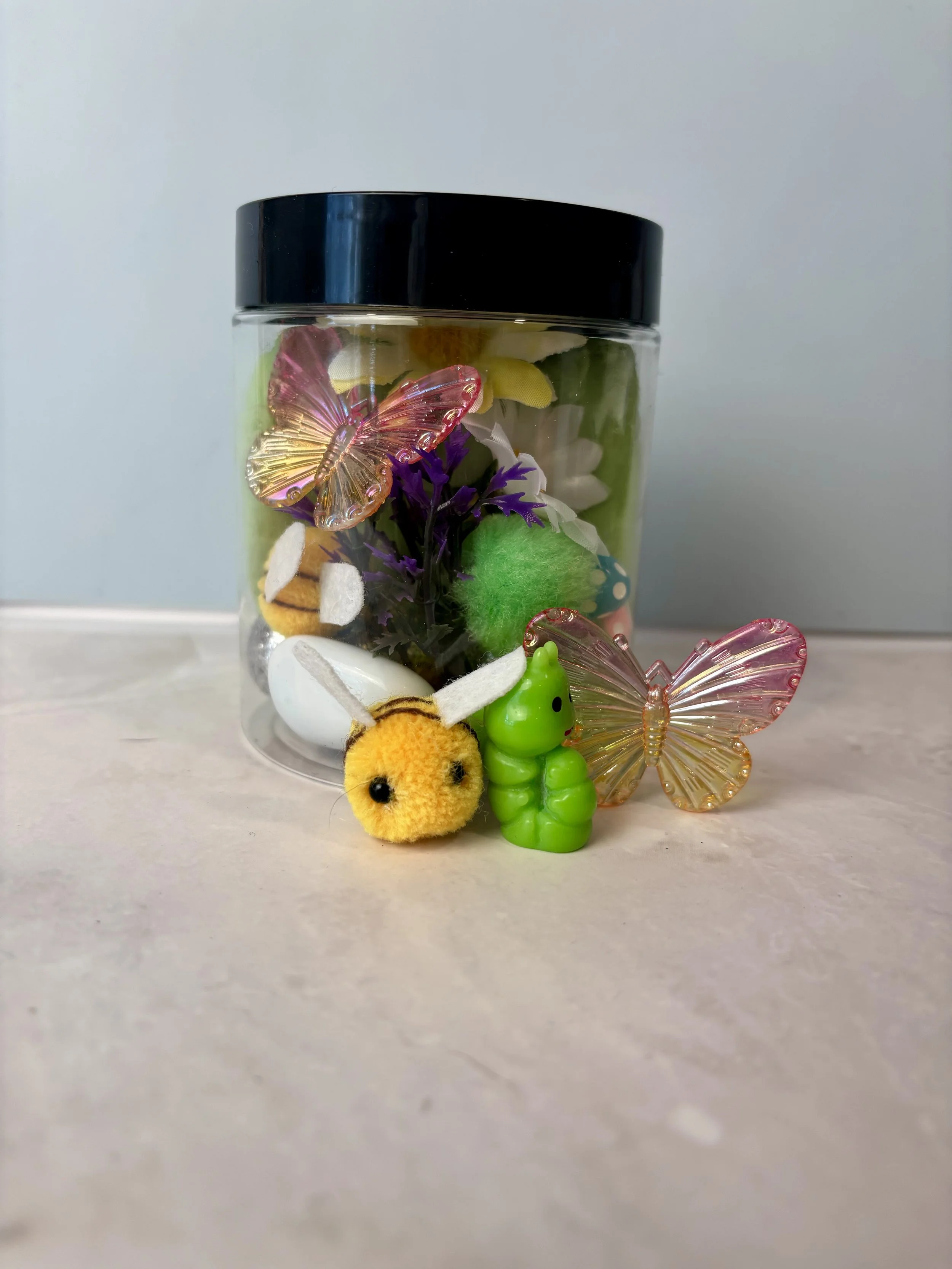 Backyard Bug Playdough 8oz Jar