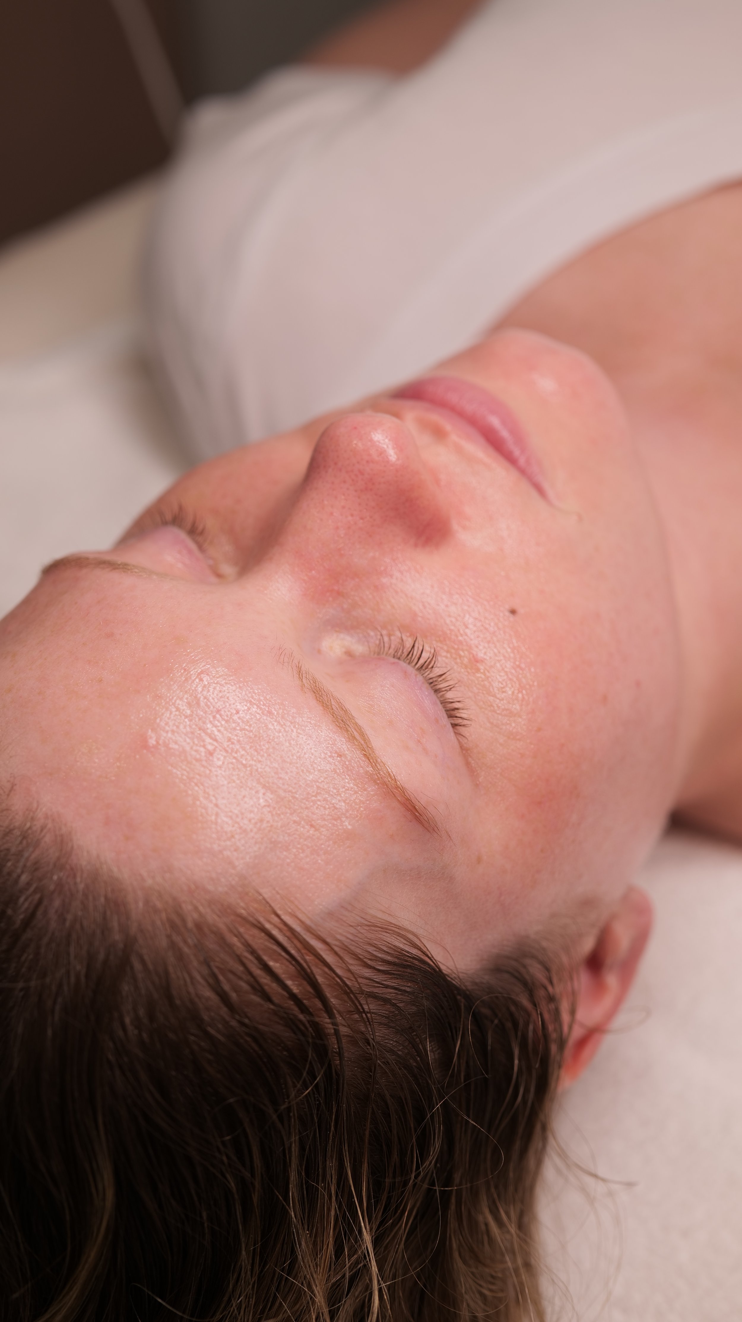 “Is My Skin Dry or Dehydrated?” How to Tell the Difference.