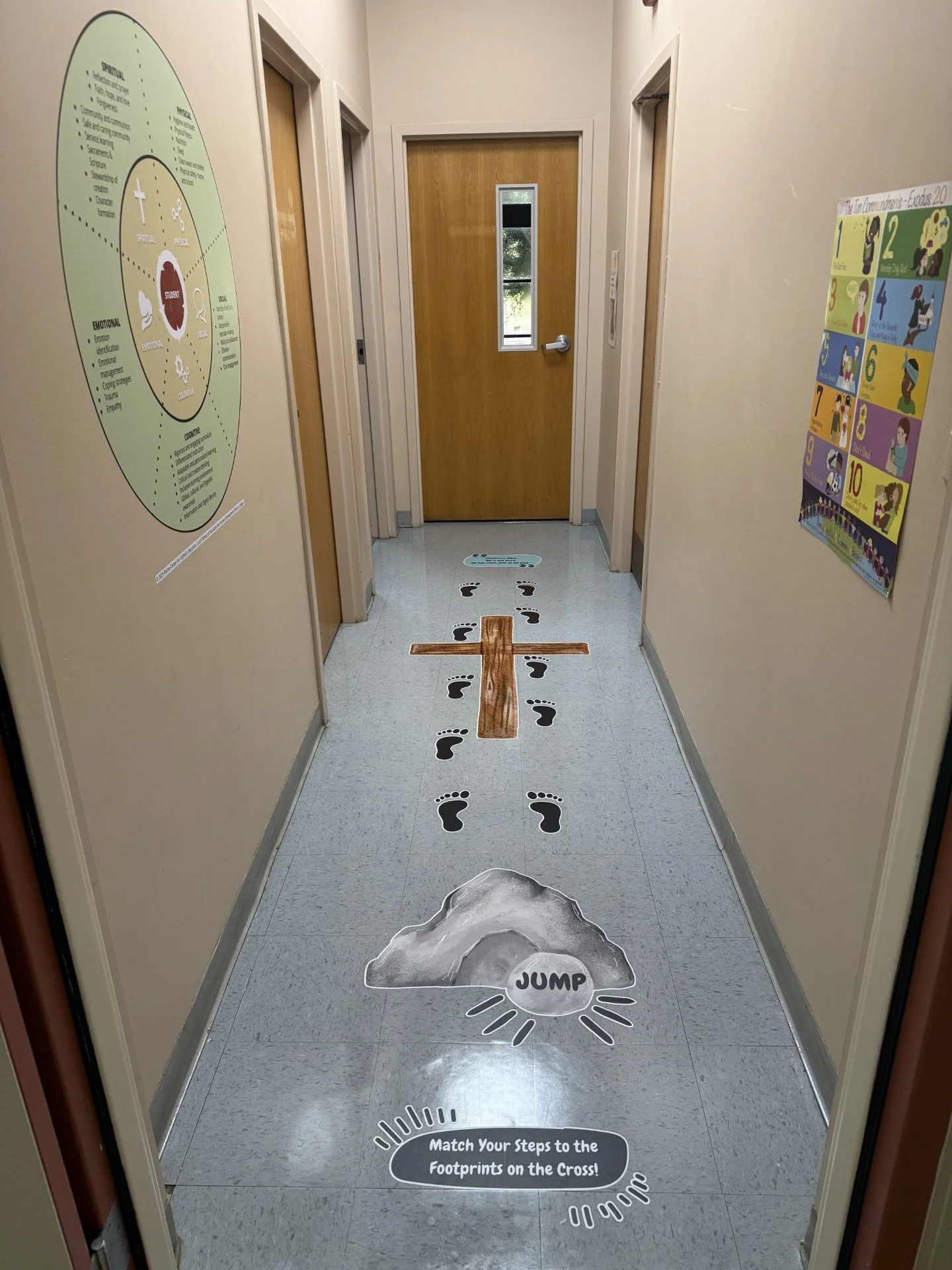 Hallway 1.jpg