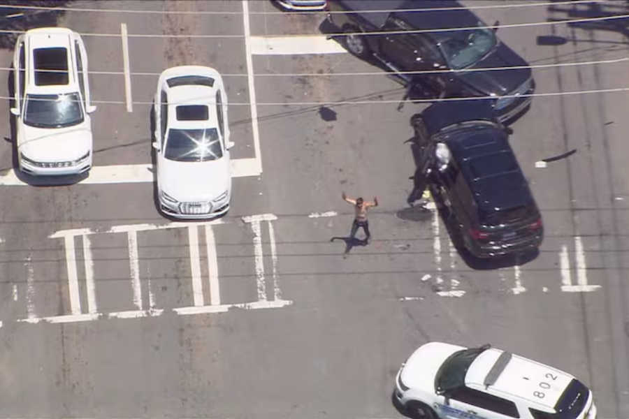 High-speed chase through Charlotte area ends in crash at busy intersection