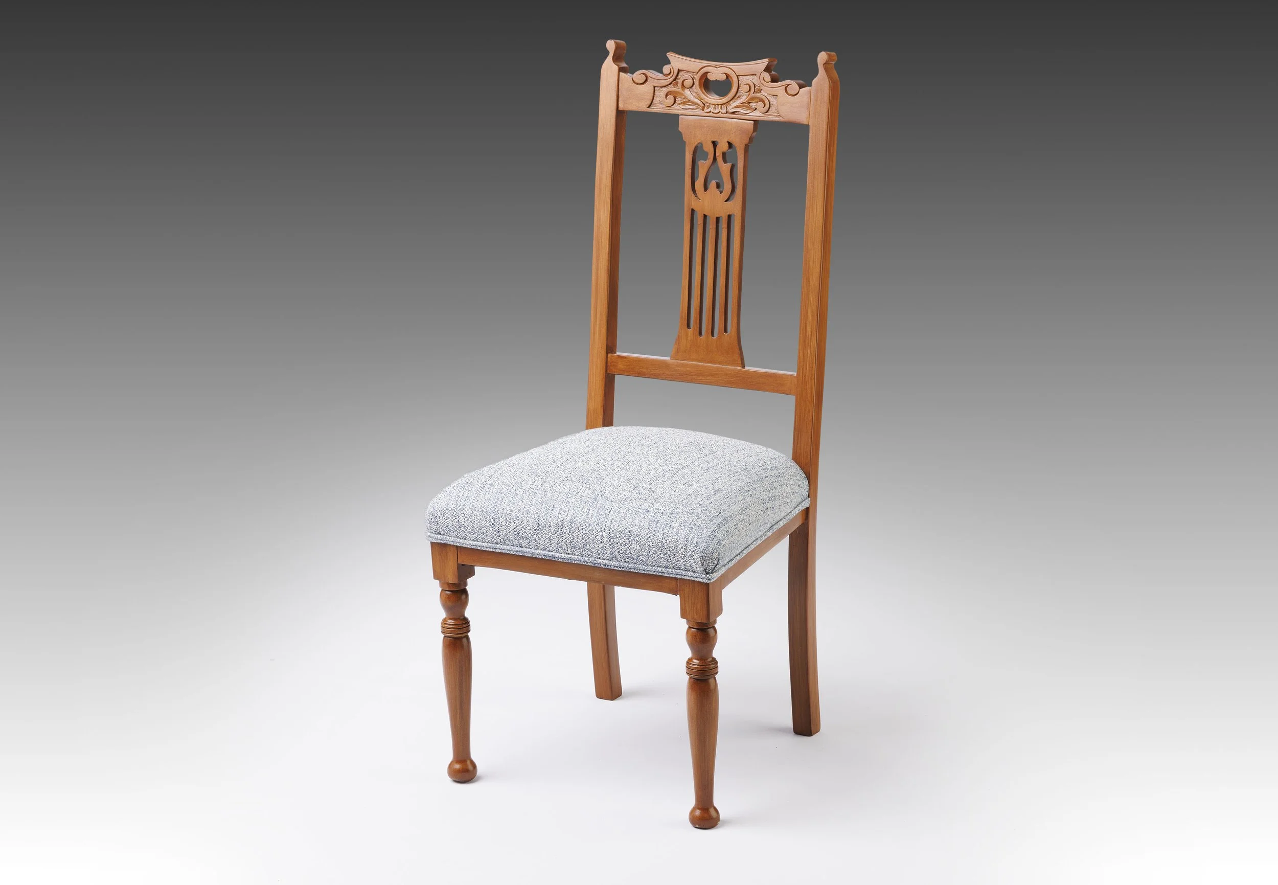 acanthus-home-windward-dining-chair-lyre-back