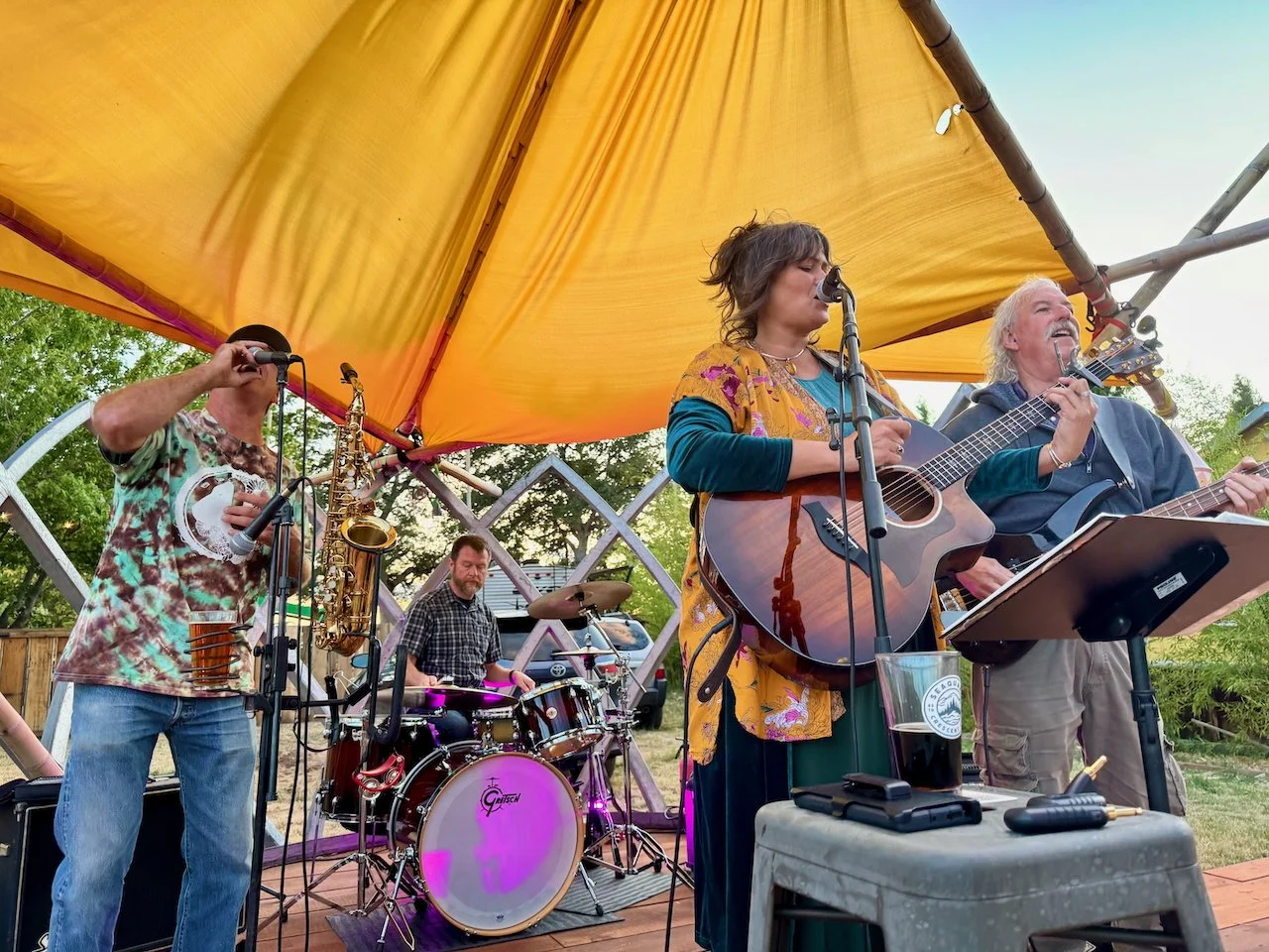 Amber Mae & the Bandits - Live Music!