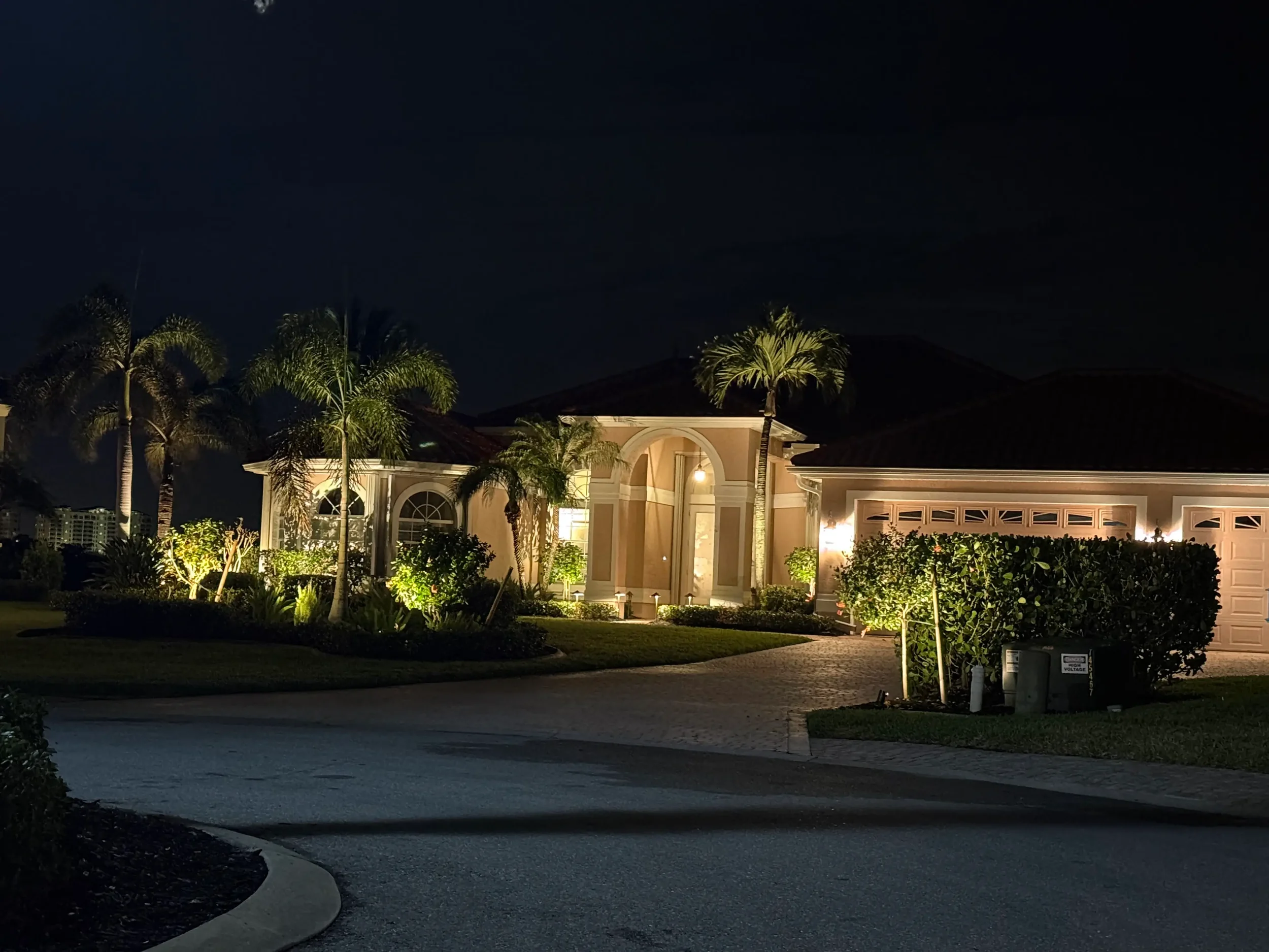 Discover Ryno Electric's licensed, insured, and expert electrical services, including Lighting / Fan Installs and Upgrades, Landscape Lighting, Surge Protection, Troubleshooting / Diagnostic, Remodel, Residential and Commercial Services, Panel Upgrad