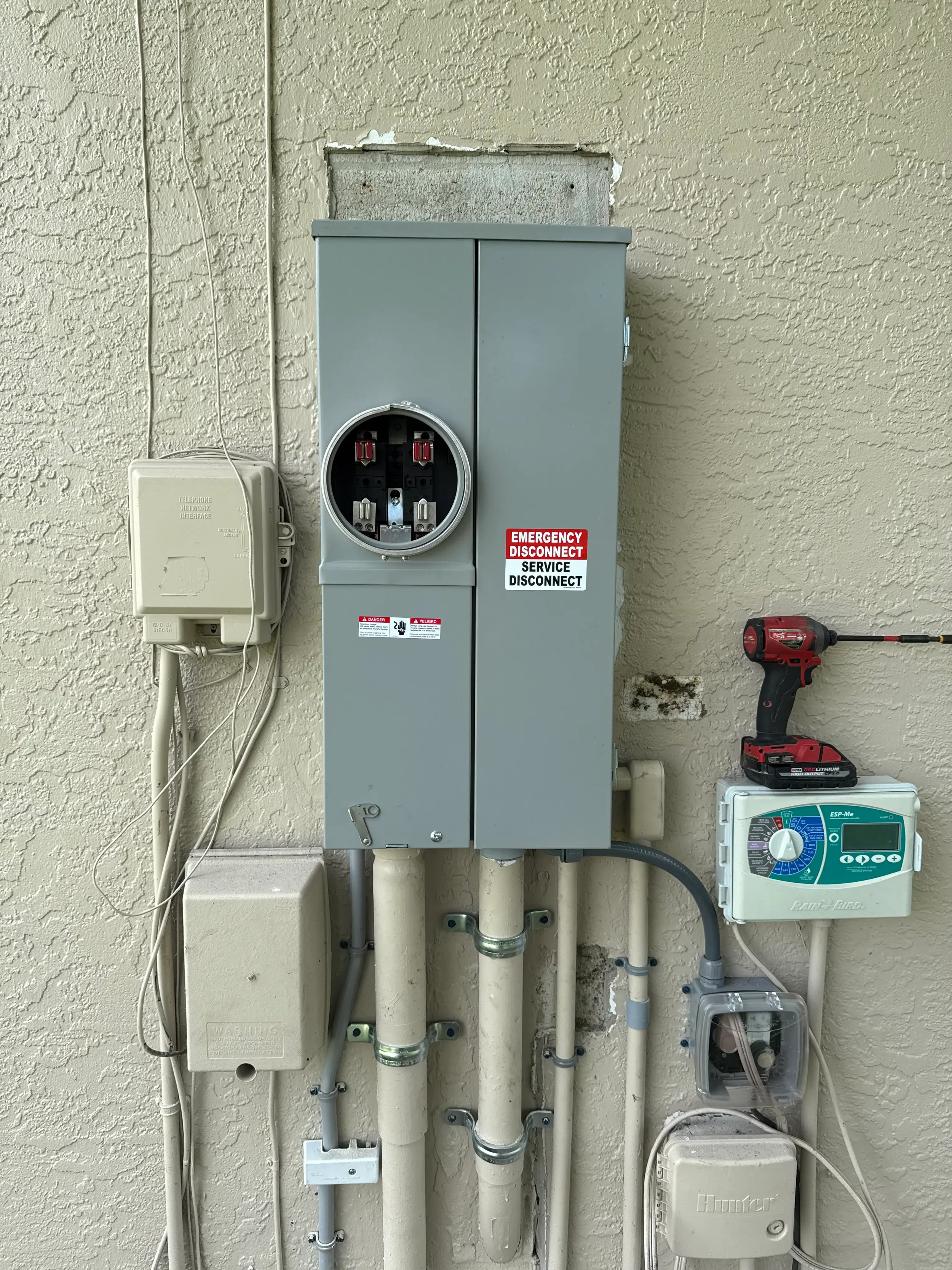 Discover Ryno Electric's licensed, insured, and expert electrical services, including Lighting / Fan Installs and Upgrades, Landscape Lighting, Surge Protection, Troubleshooting / Diagnostic, Remodel, Residential and Commercial Services, Panel Upgrad