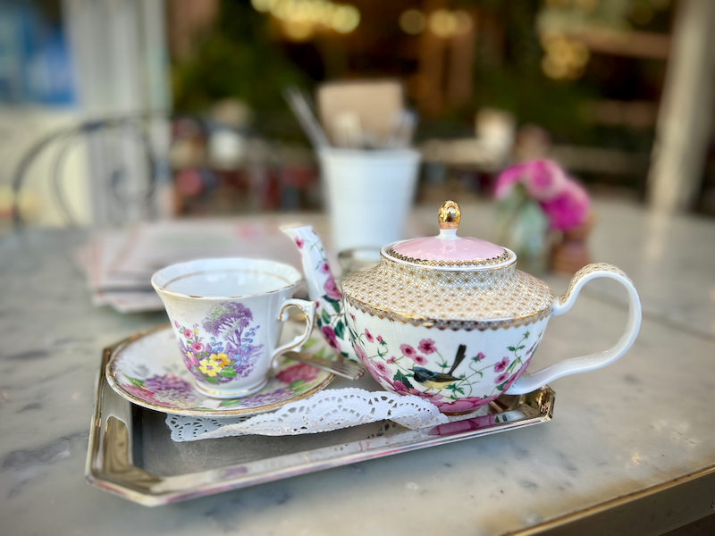 Teacup and teapot memory ritual