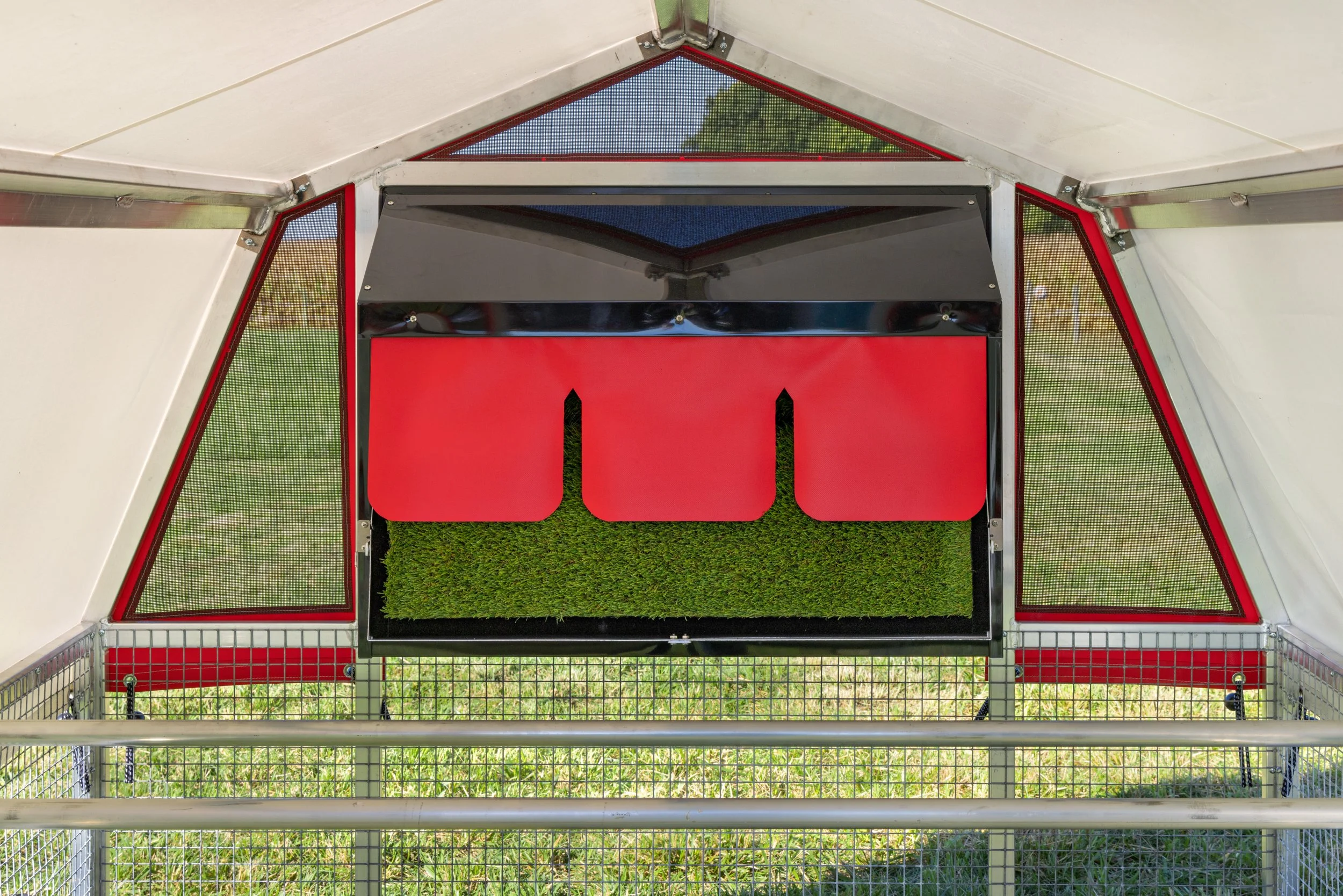 6 x 8 Redline Coop [Egg Box, Front, Retrieval].jpeg