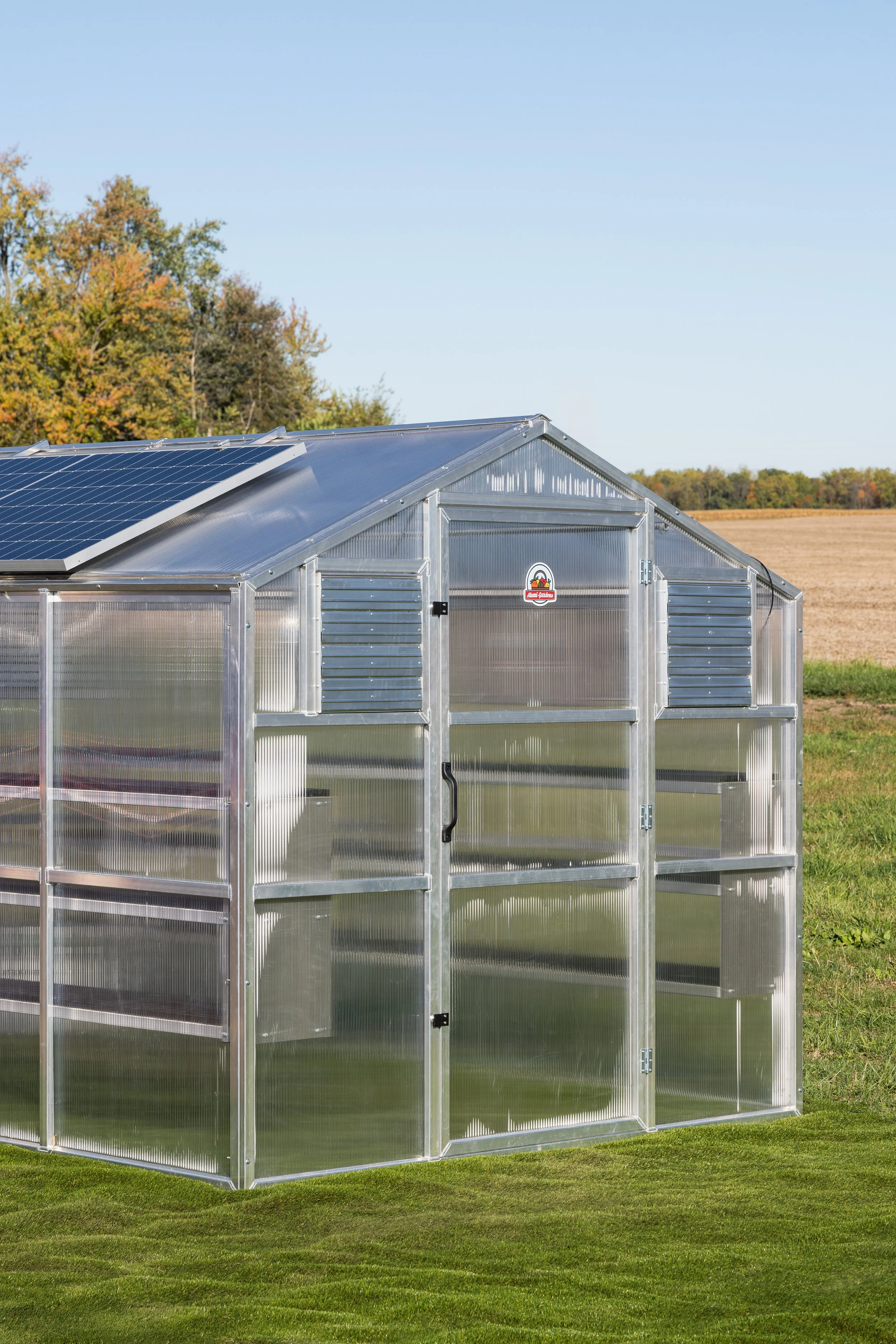 8 Wide Extendable Greenhouse [12 Long Vertical Fans Off].jpeg