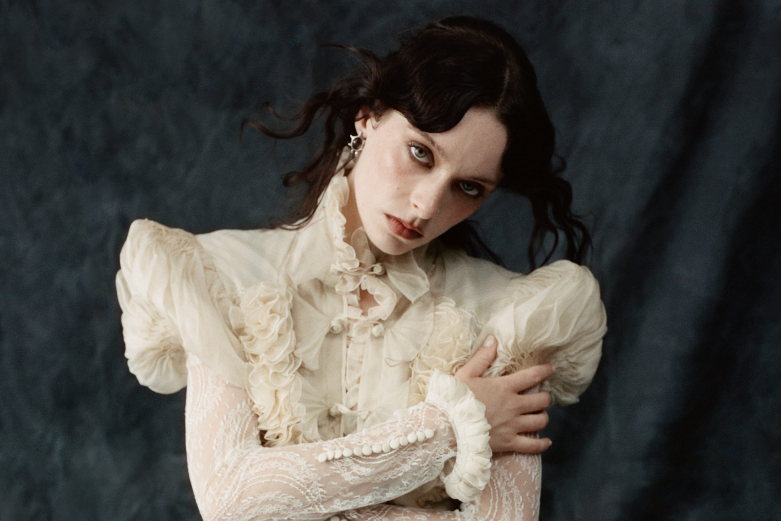 Love in the Ruins, Light Through the Cracks In Holly Humberstone’s New Single