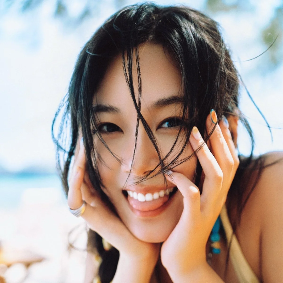 BIBI Welcomes Summer with “Bumpa”
