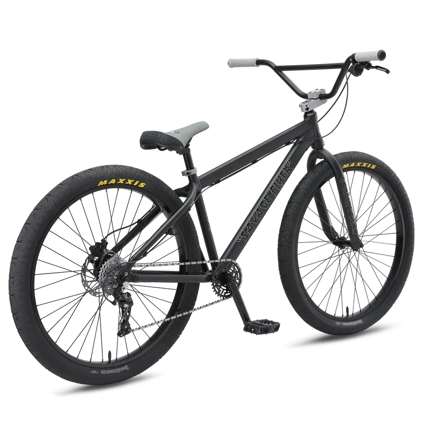 MY25_SE_SAVAGE_FLYER_275_BLACK_MAIDEN_REAR.webp