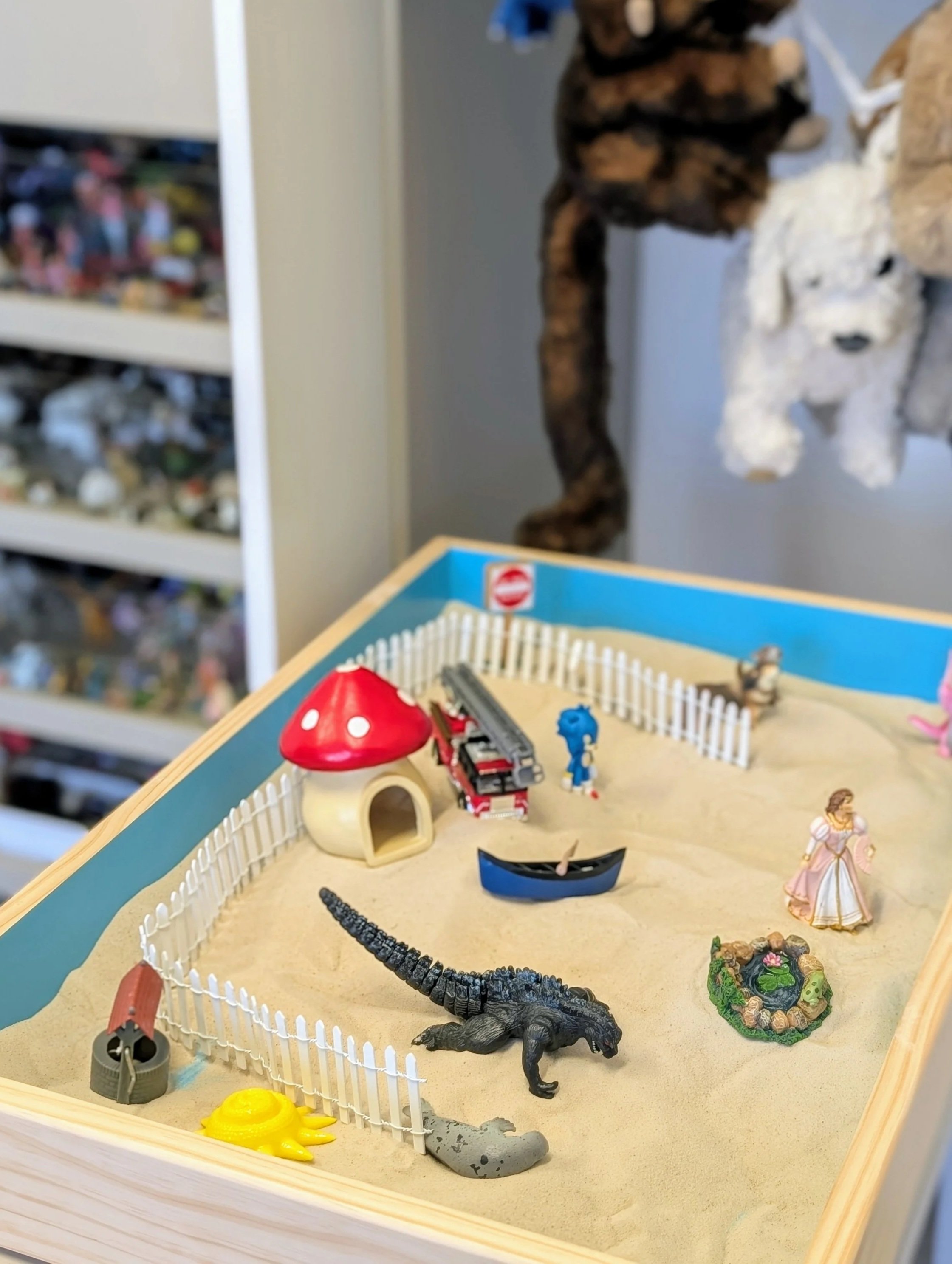 Play Therapy for Children, Sandtray Therapy, Therapy for Children with Trauma, Anxiety, Depression, aggressive behavior, Orange County, California,