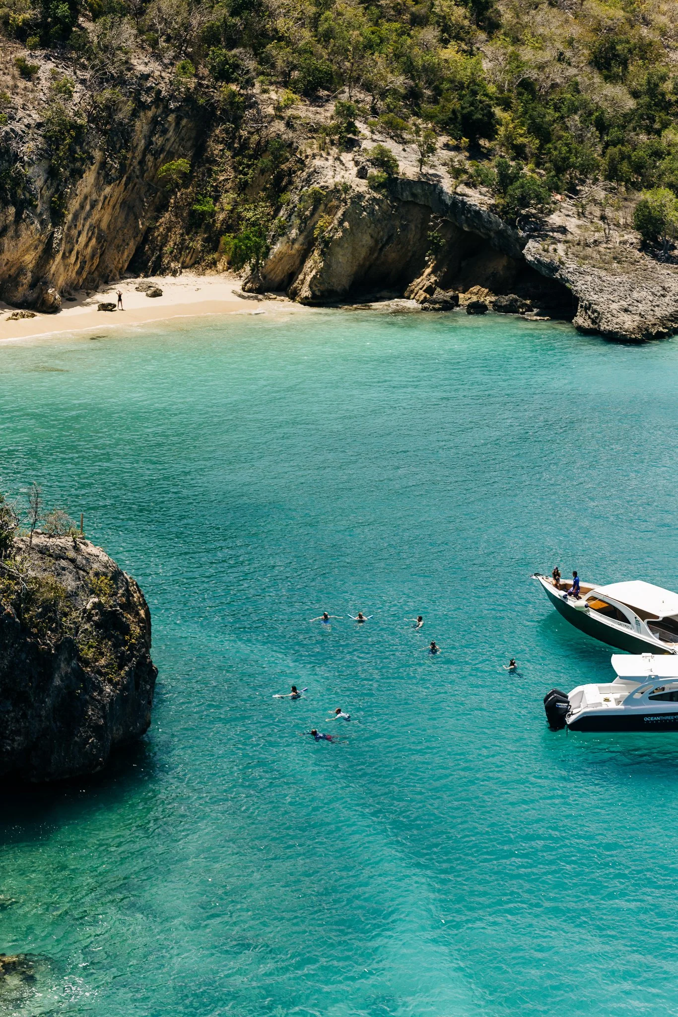 ÀNI Anguilla private beach