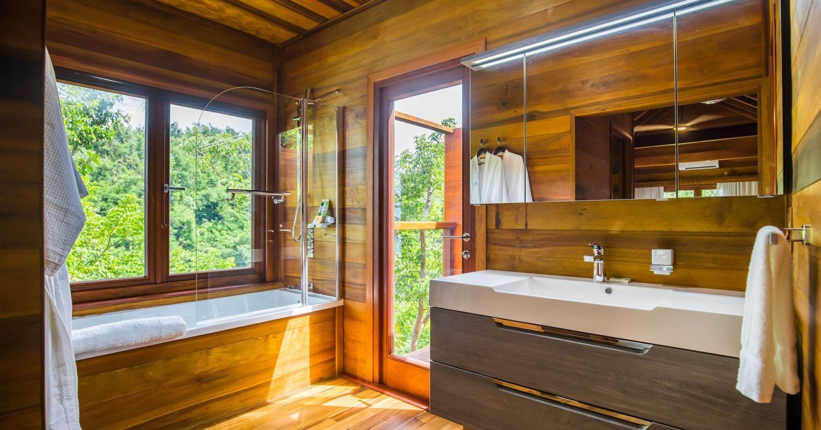 secret bay bathroom