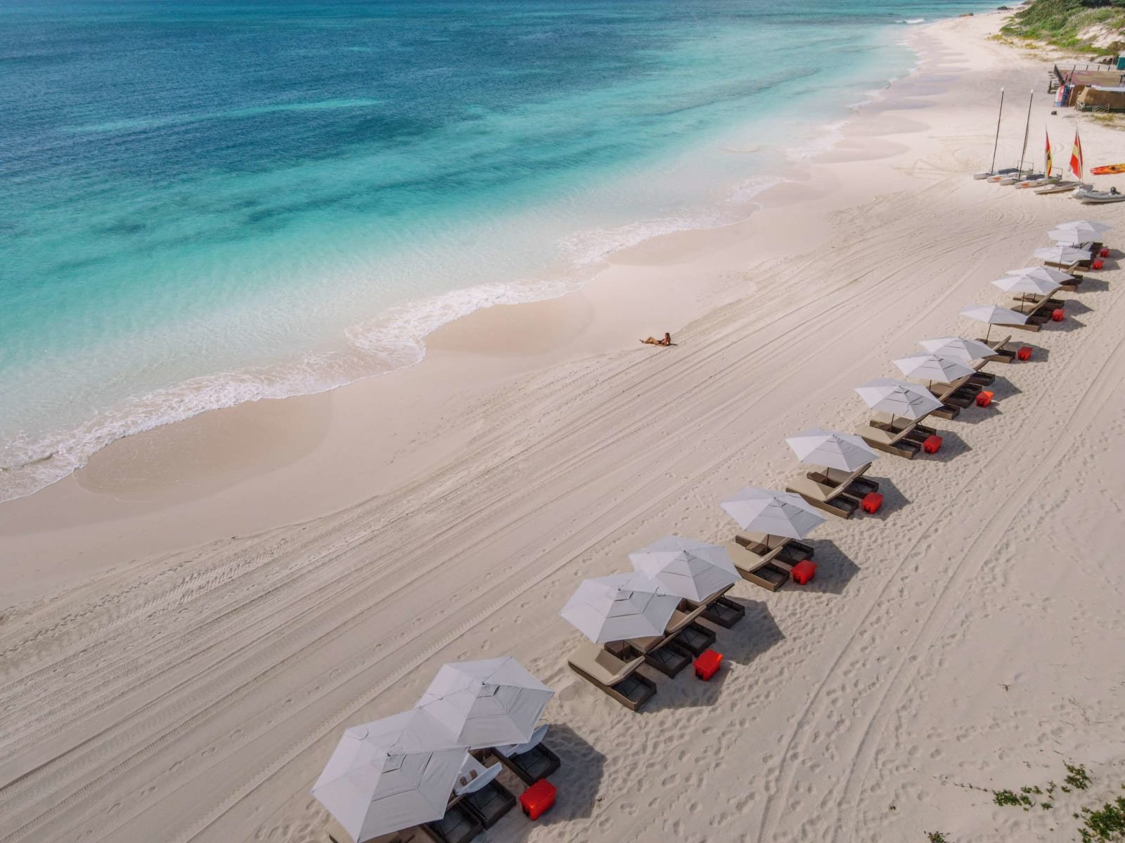 Aurora anguilla beach 