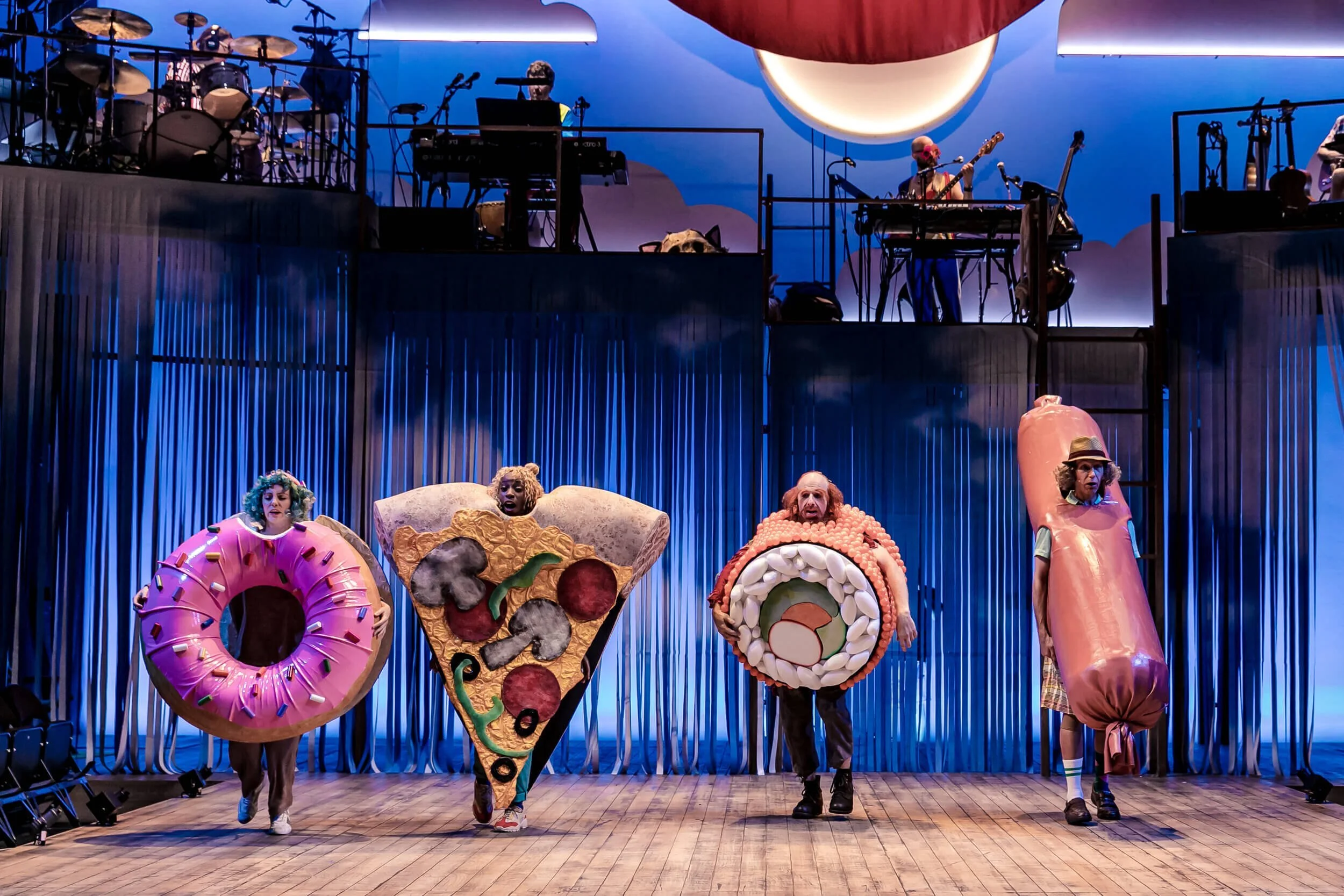 georgia-lowe-mr-gum-and-the-dancing-bear-the-musical-02.jpg