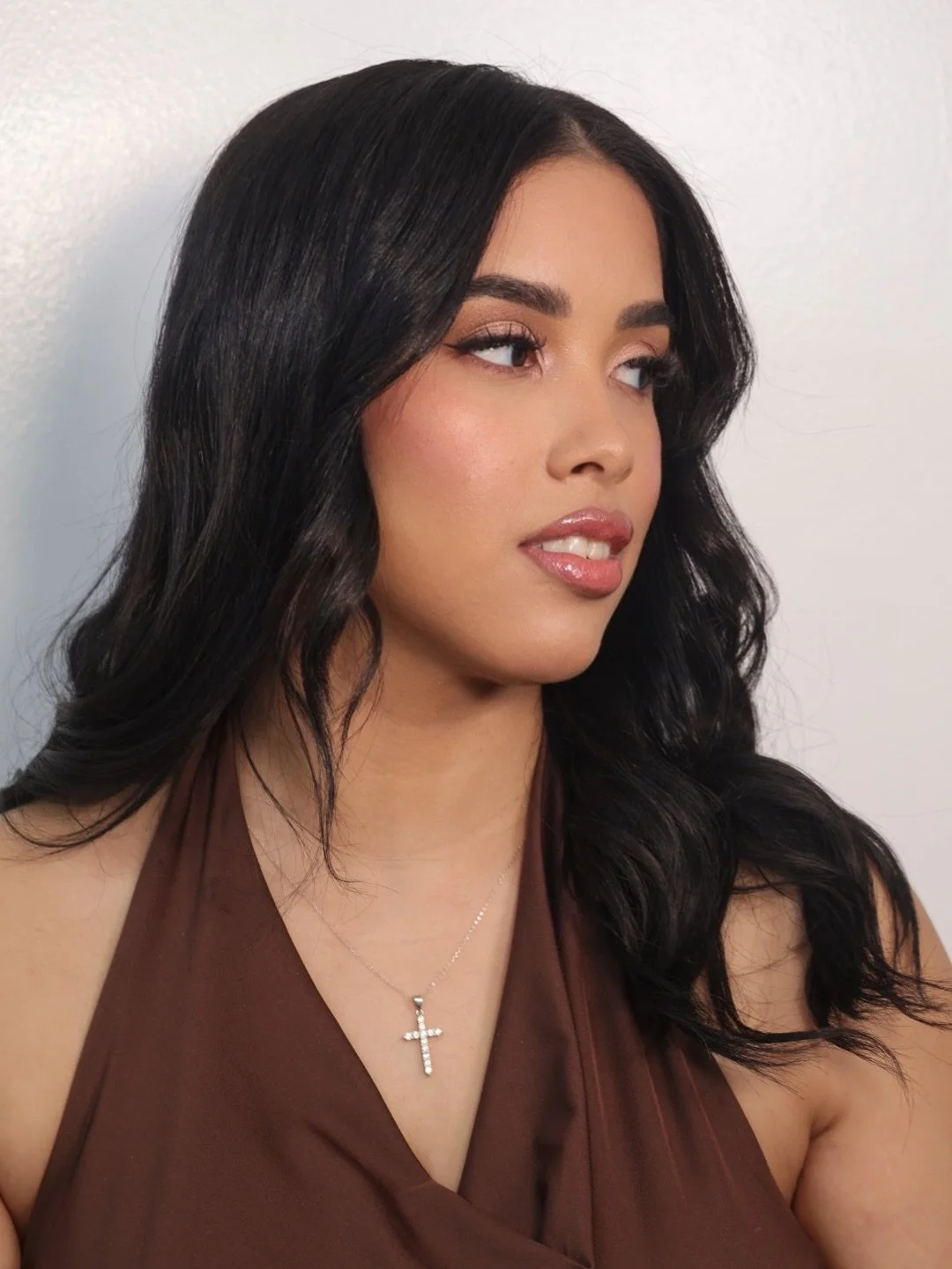 She&rsquo;s giving GLAMOUR✨🤎

Personalized makeup is my passion ✨
Semi-matte skin, glamorous eyes, and an elegant finish, my signature look 🤍

Products:

@esteelauder Foundation✨
@toofaced Concealer✨
@patricktabeauty Blushes✨
@anastasiabeverlyhills