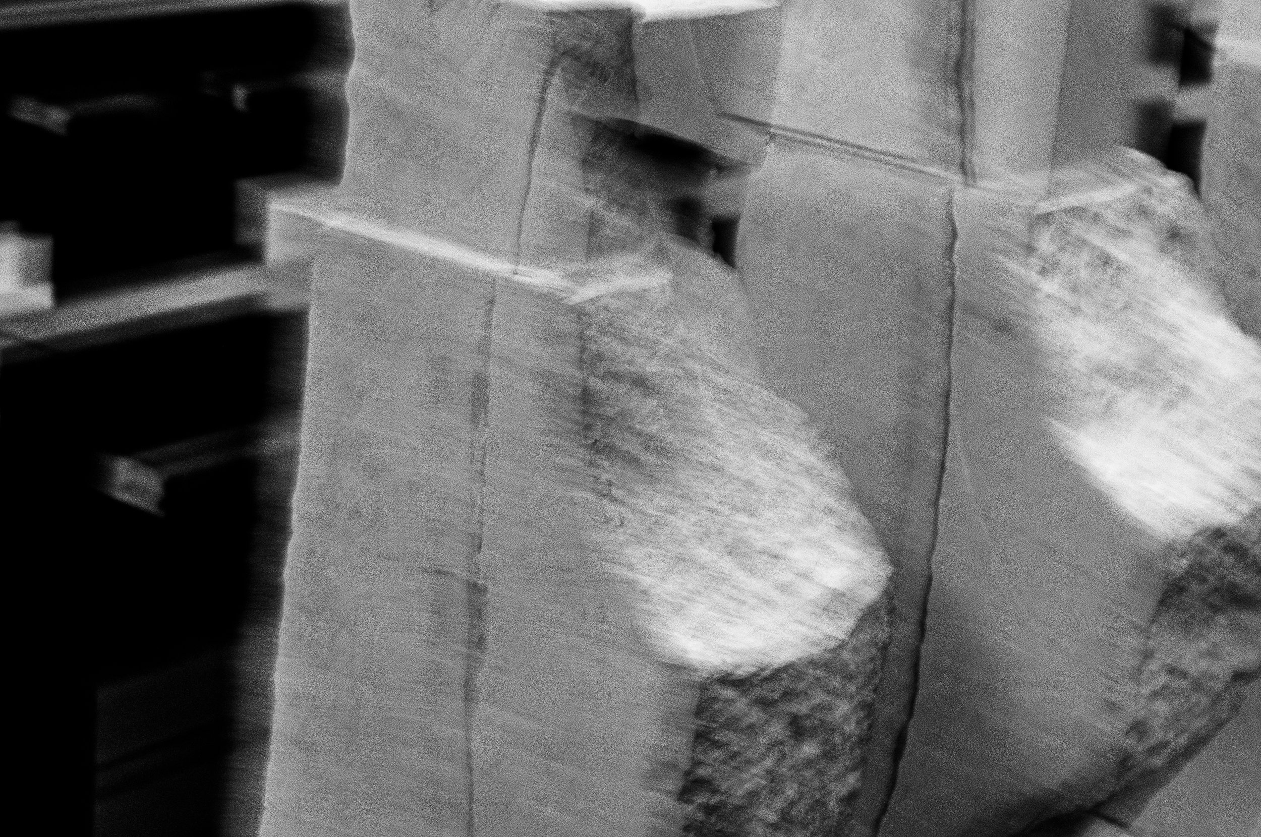 A_Verwischte Skulpturen von Norbert Schessl in der Moritzkirche_2016