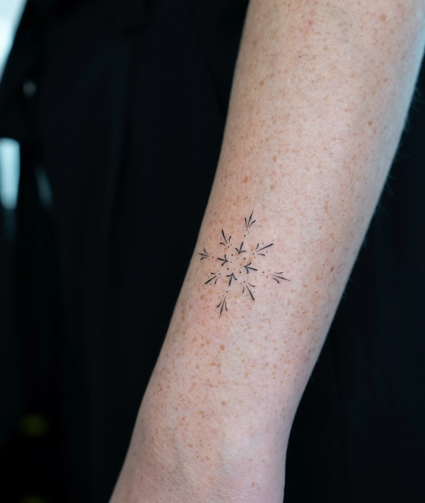 Loves doing this little peace ✨

@dragonhawkofficial 
@dragonhawk_germany 
@mastdragonhawk 

#tattoo #finelinetattoo #smalrealism #realistictattoo #floral #floraltattoos #flowertattoo #ink #inked #instagram #schw&auml;bischhall #stuttgart #heilbronn 