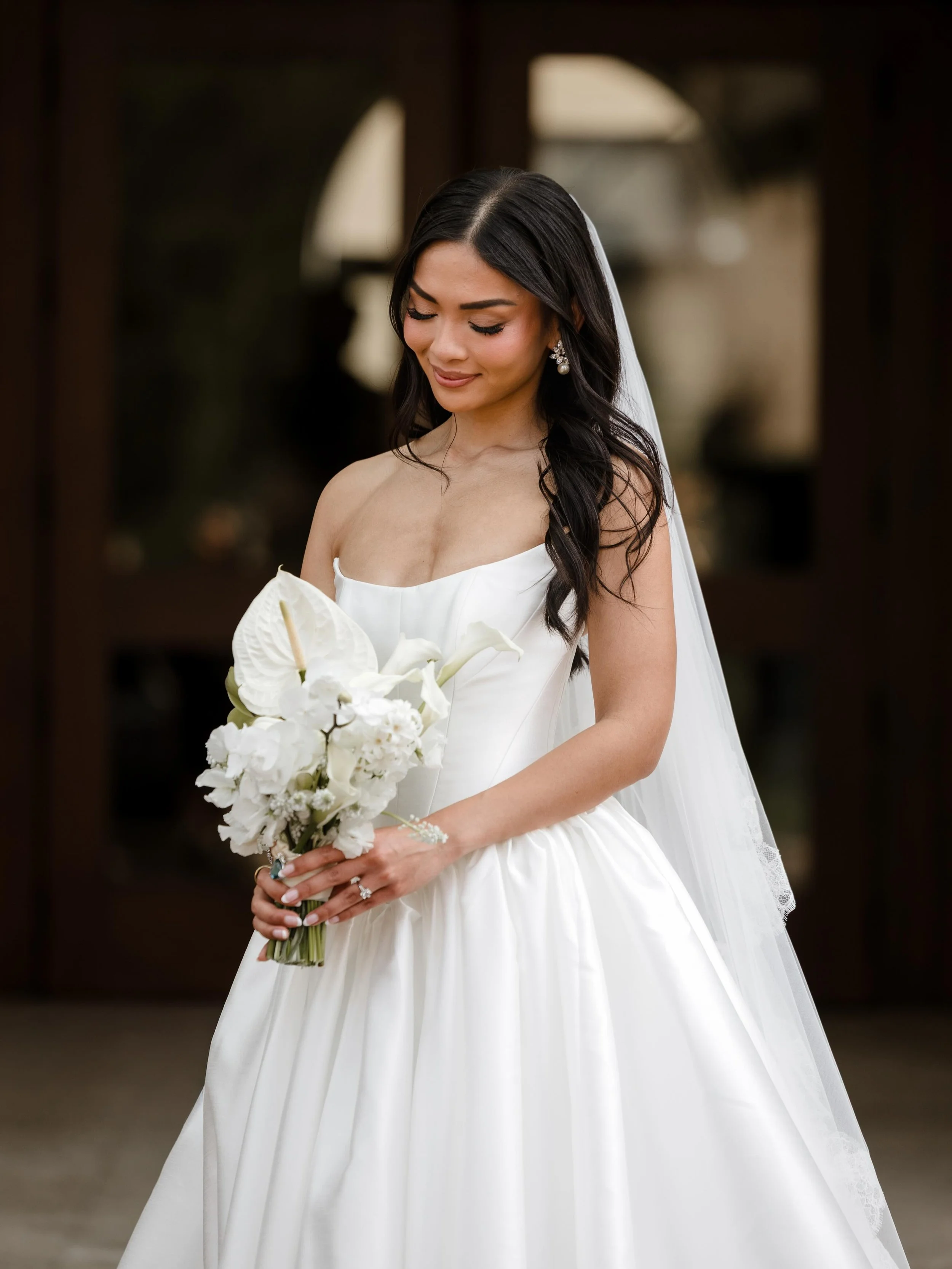 Nothing better than the &ldquo;your full gallery is ready&rdquo; email 💌

Immediately ran to open this gallery and I&rsquo;m pretty sure I&rsquo;ve looked through it 10 times already. The most beautiful bride 🤍

📸: @evokephotoandfilm 

#softglam #