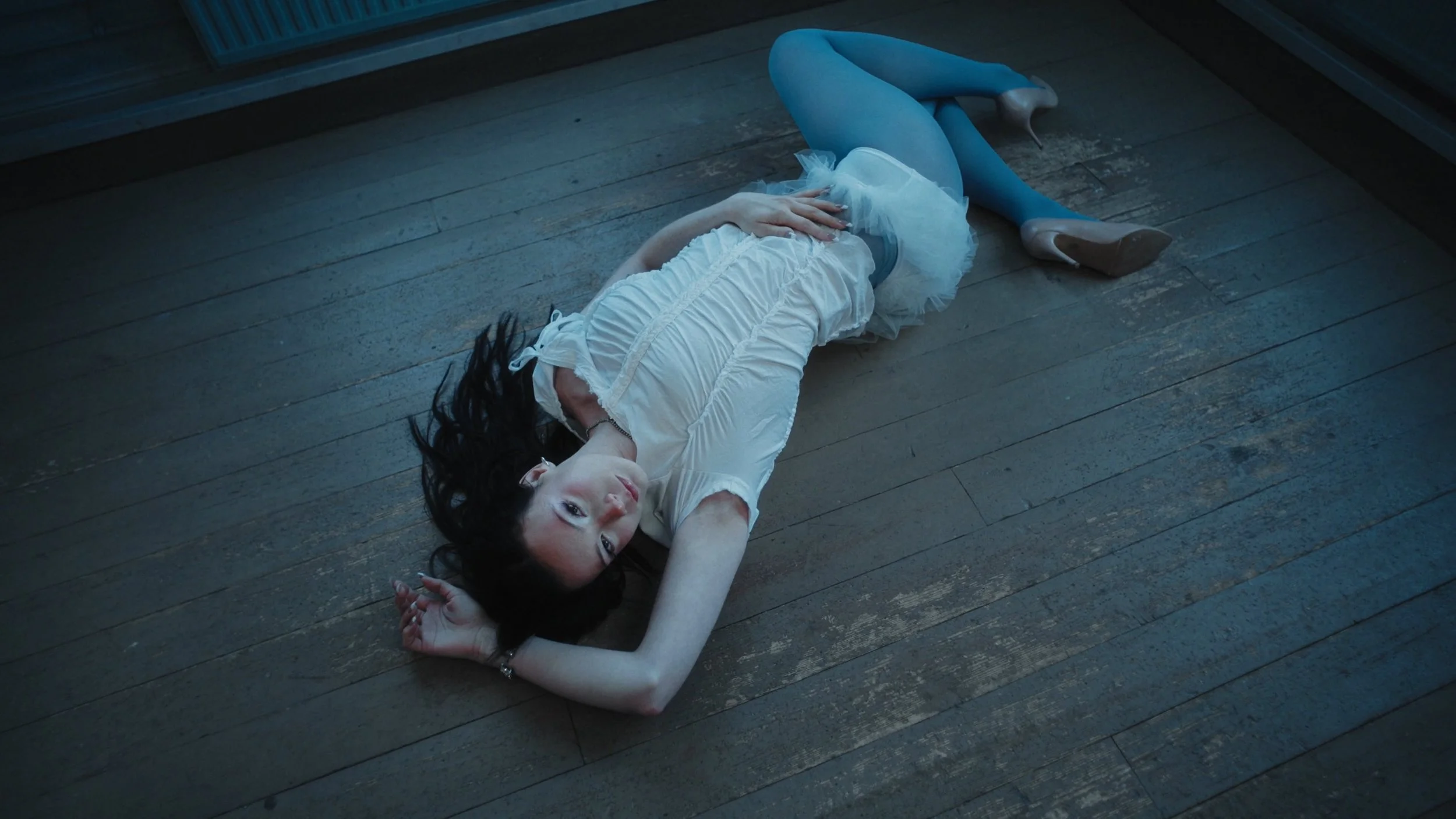  
   ALMA ALANKO - ILMAA
 
music video
 
 
    Teaser
 