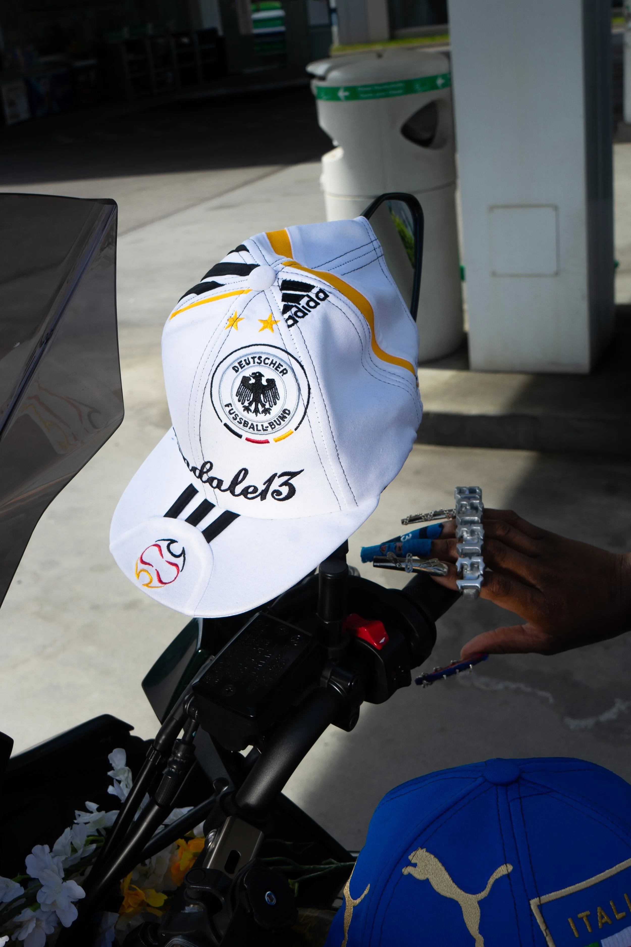 v2-casquette-8.jpg